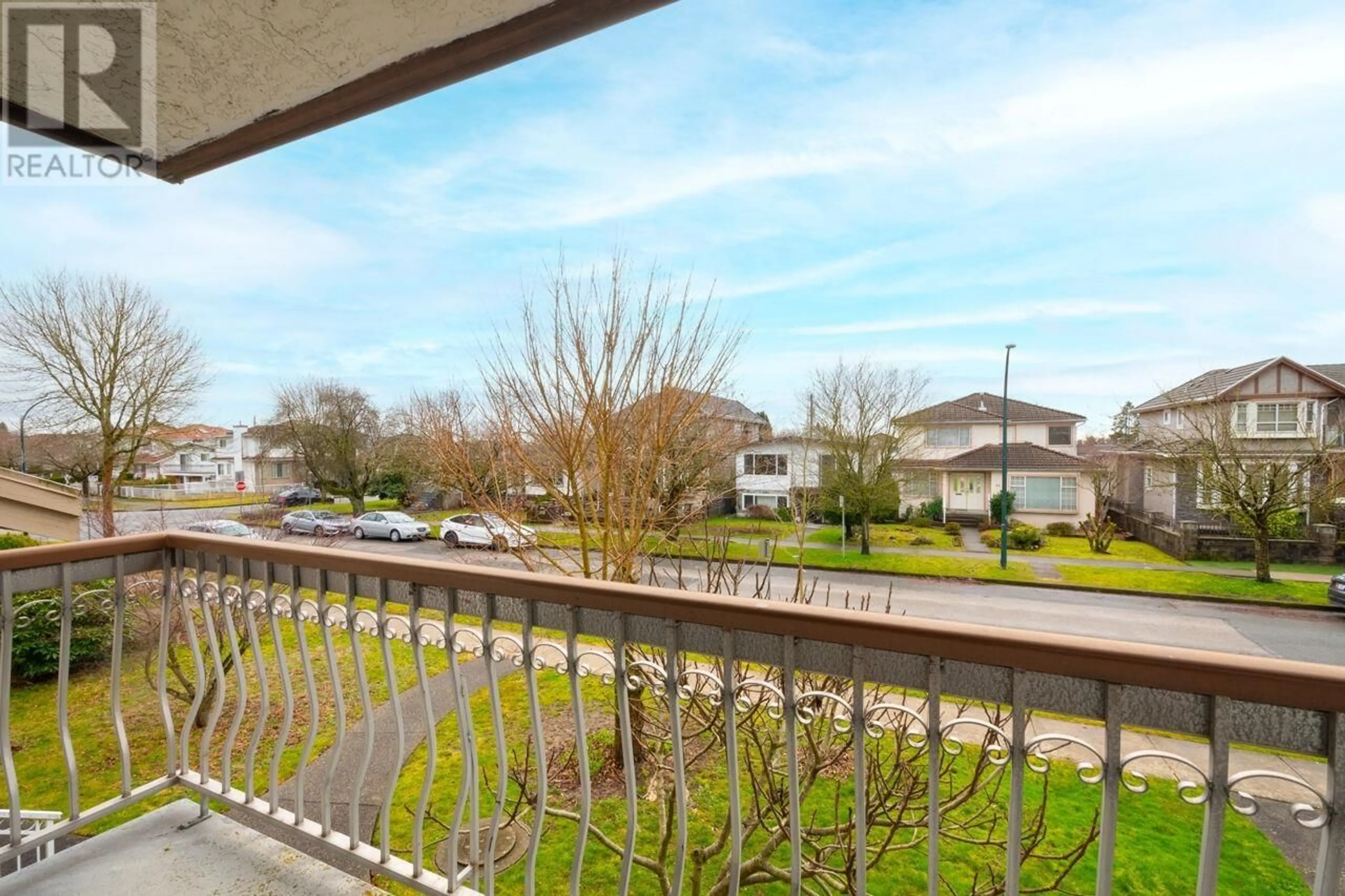 Balcony in the apartment, city buildings view from balcony for 69 E 50TH AVENUE, Vancouver British Columbia V5X1A1