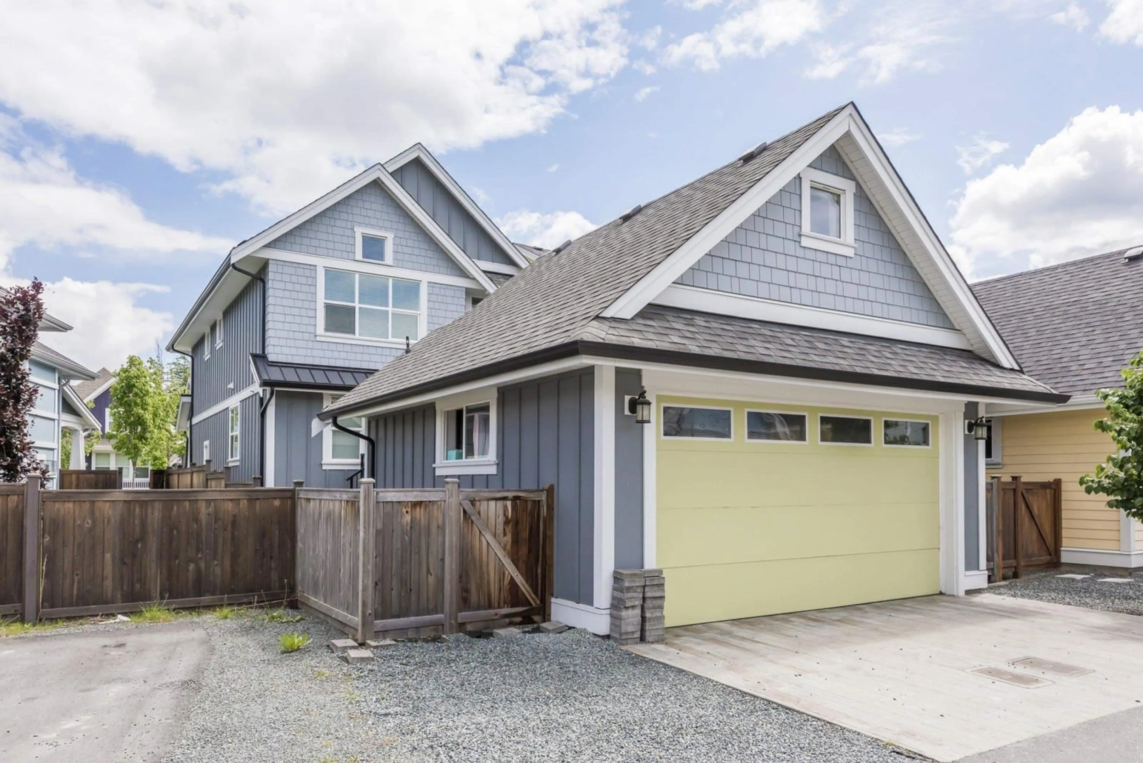 Home with vinyl exterior material, street for 44767 ANGLERS BOULEVARD|Garrison Crossin, Chilliwack British Columbia V2R0X7