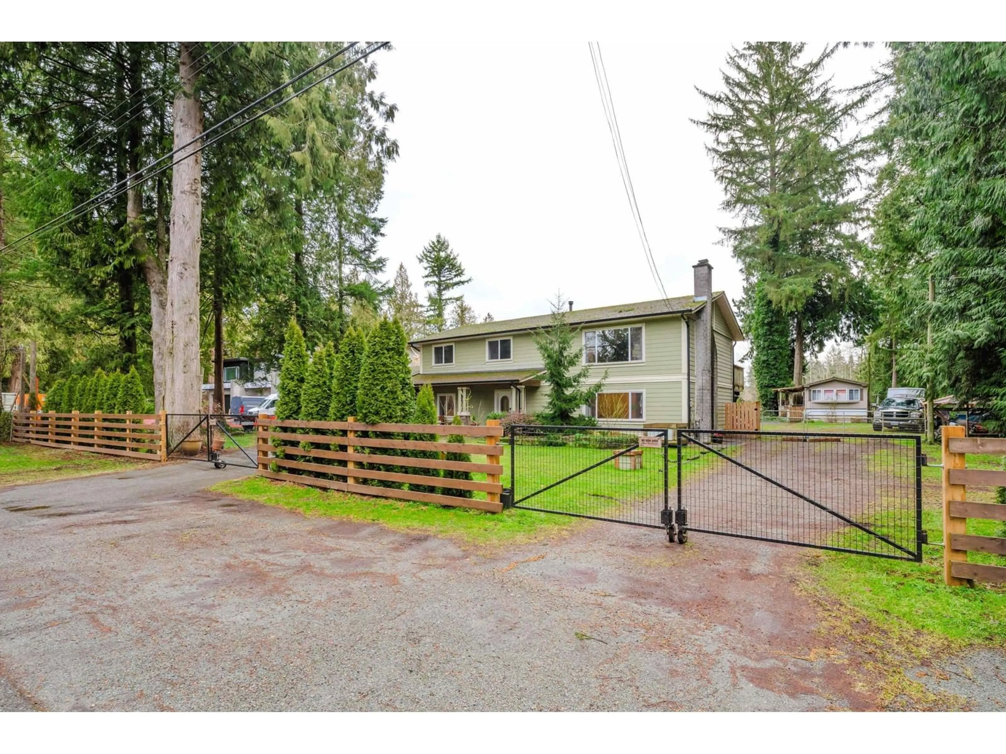 A pic from outside/outdoor area/front of a property/back of a property/a pic from drone, street for 1734 196 STREET, Langley British Columbia V2Z2G4