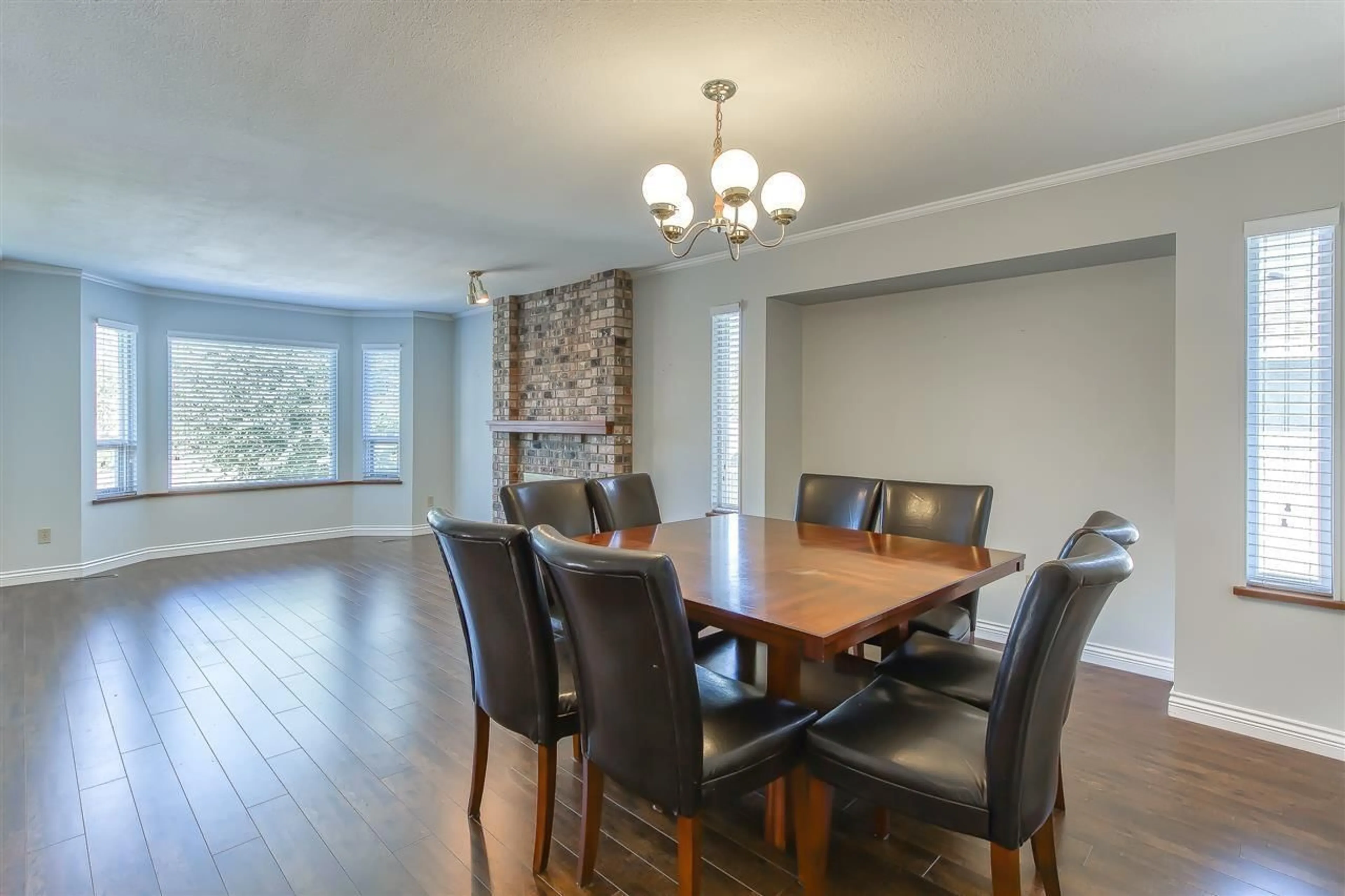 Dining room, wood/laminate floor for 13095 65A AVENUE, Surrey British Columbia V3W8P7