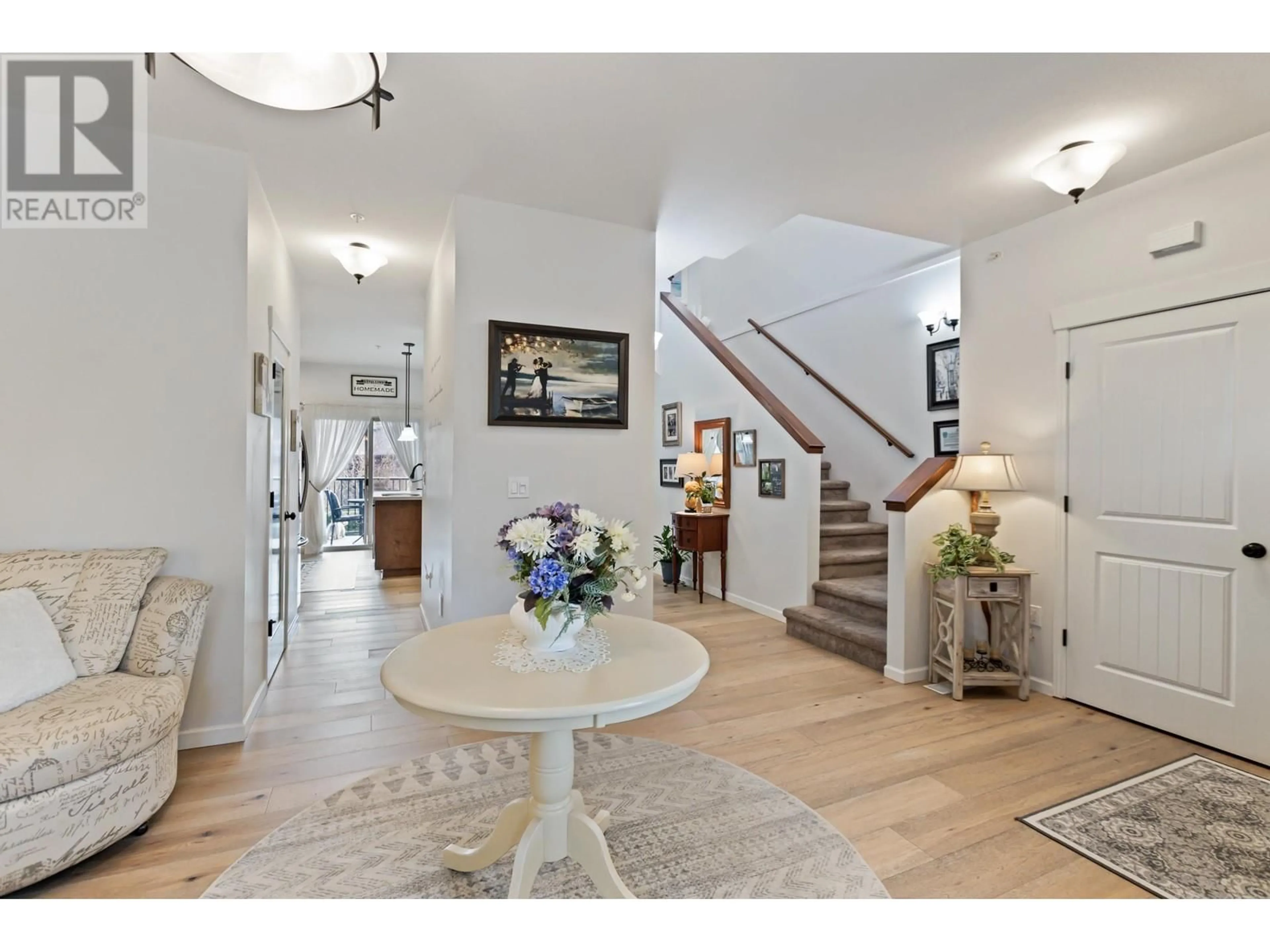 Indoor entryway for 75 24185 106B AVENUE, Maple Ridge British Columbia V2W0C6