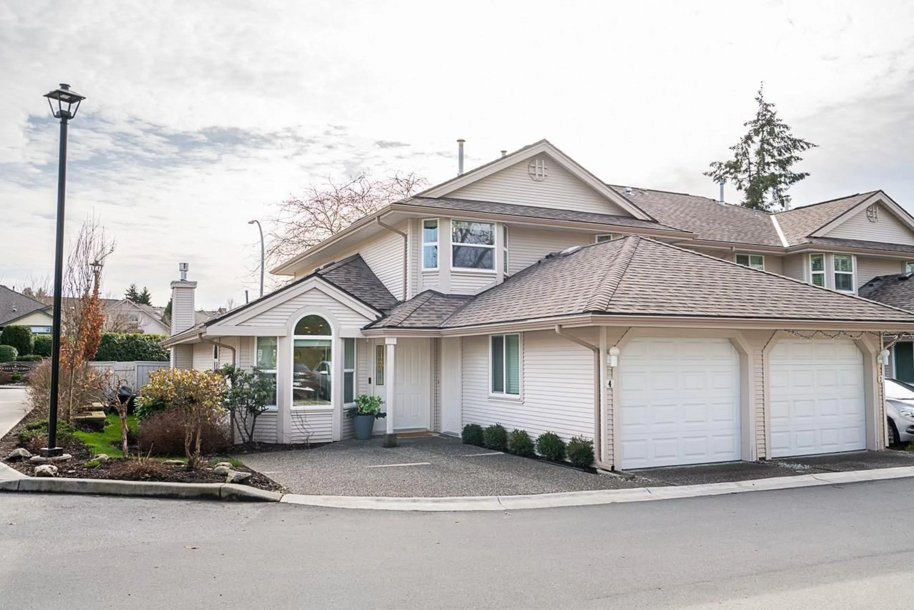 Home with vinyl exterior material, street for 4 9045 WALNUT GROVE DRIVE, Langley British Columbia V1M2E1