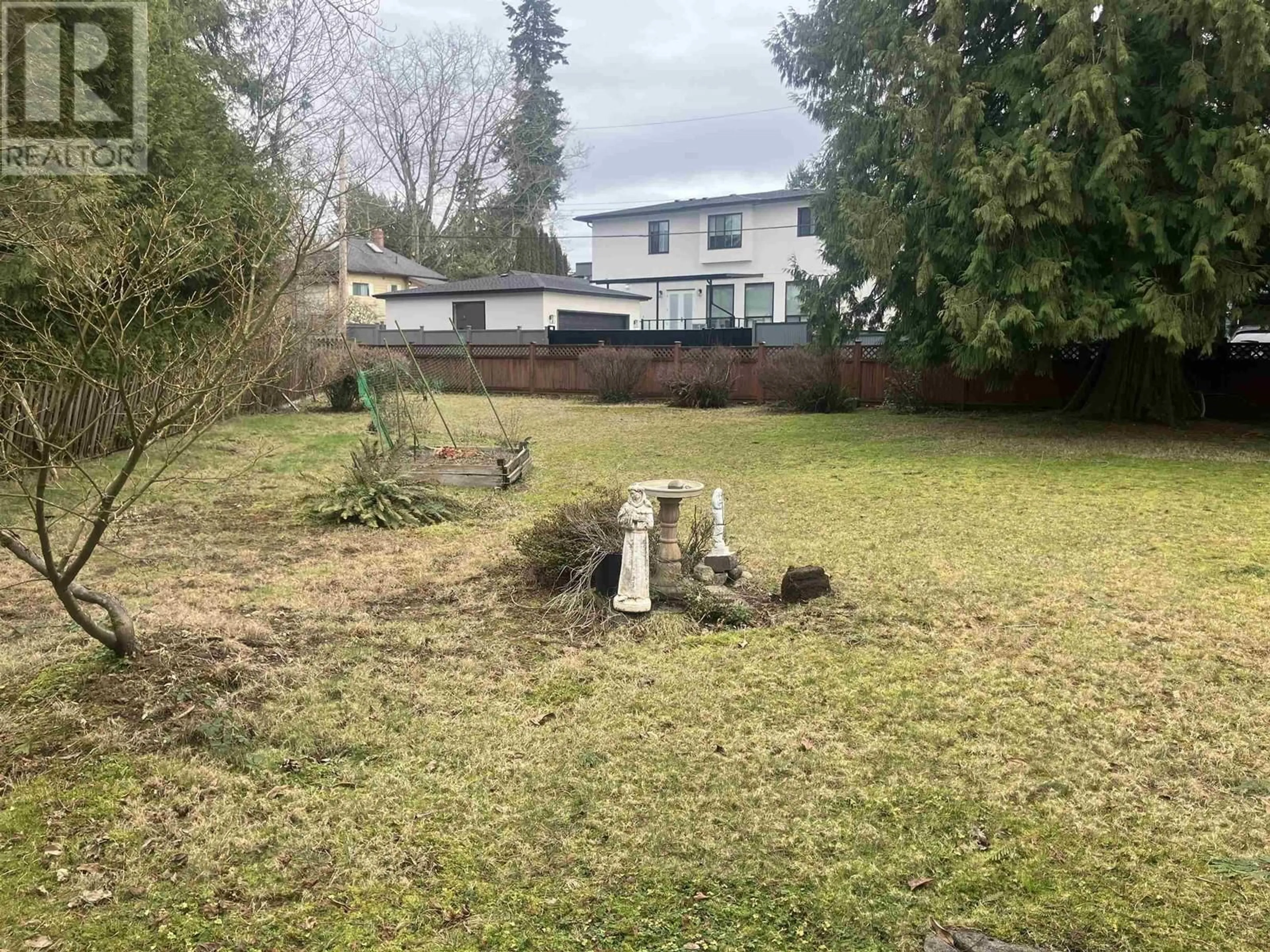 A pic from outside/outdoor area/front of a property/back of a property/a pic from drone, unknown for 8272 15TH AVENUE, Burnaby British Columbia V3N1X6