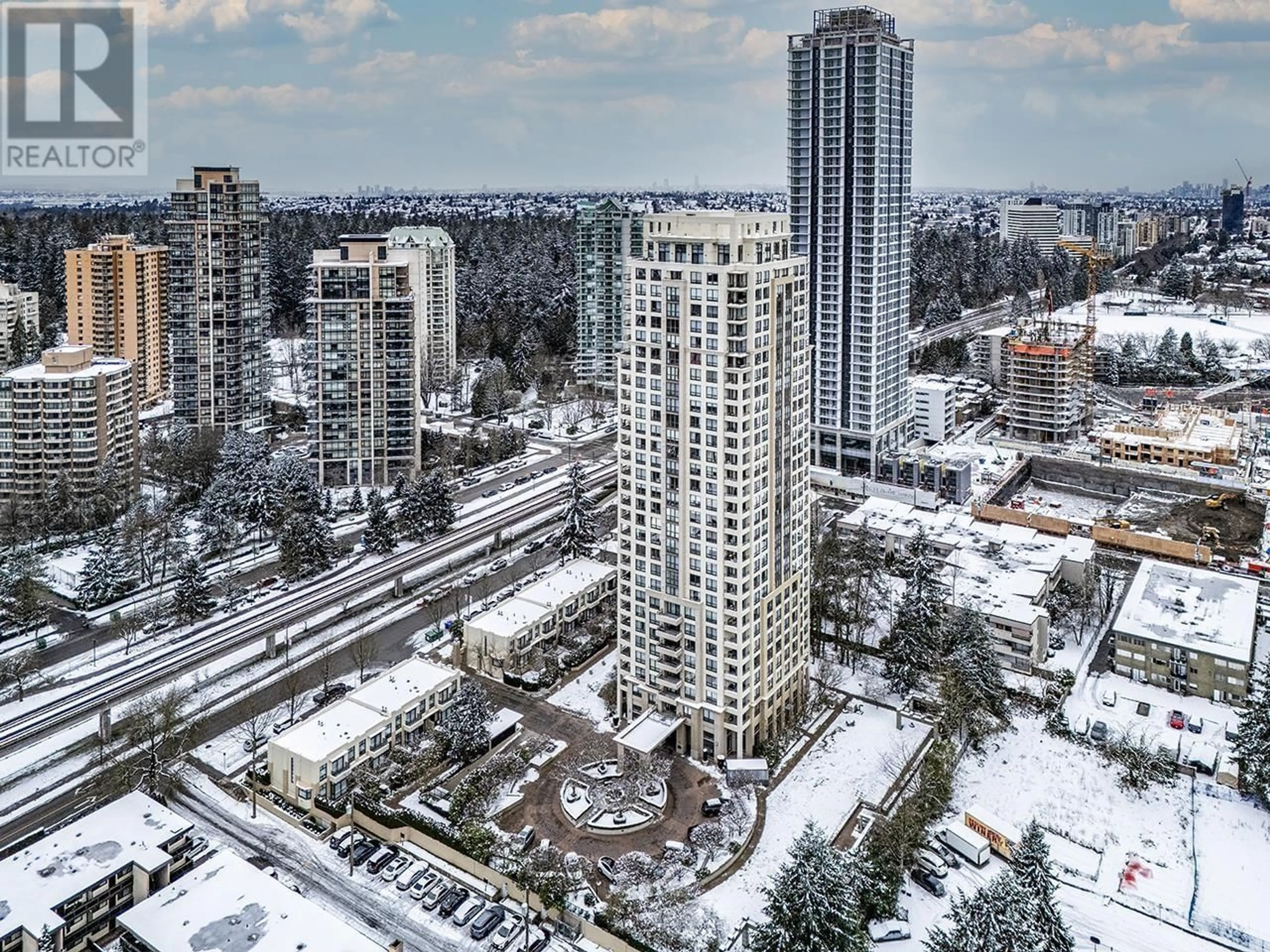 A pic from outside/outdoor area/front of a property/back of a property/a pic from drone, city buildings view from balcony for 1503 4333 CENTRAL BOULEVARD, Burnaby British Columbia V5H4W8