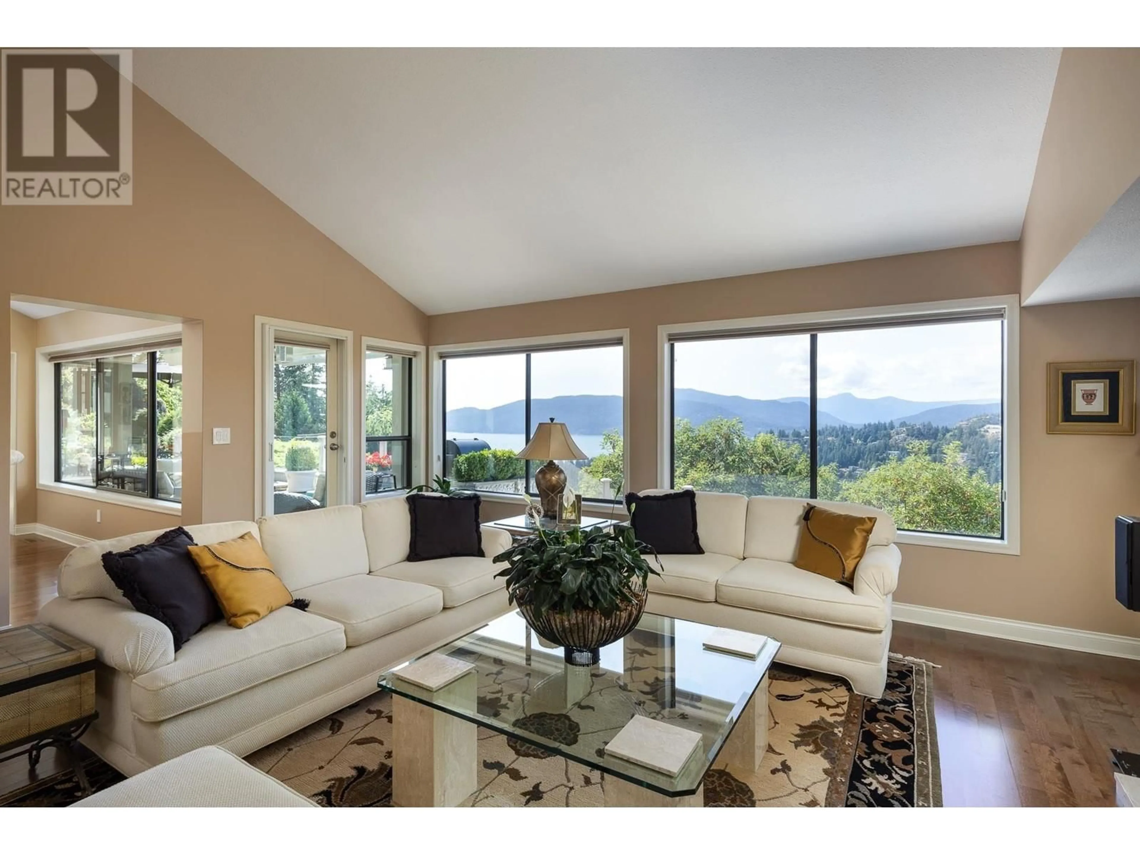 Living room with furniture, unknown for 5267 ASPEN DRIVE, West Vancouver British Columbia V7W2E7