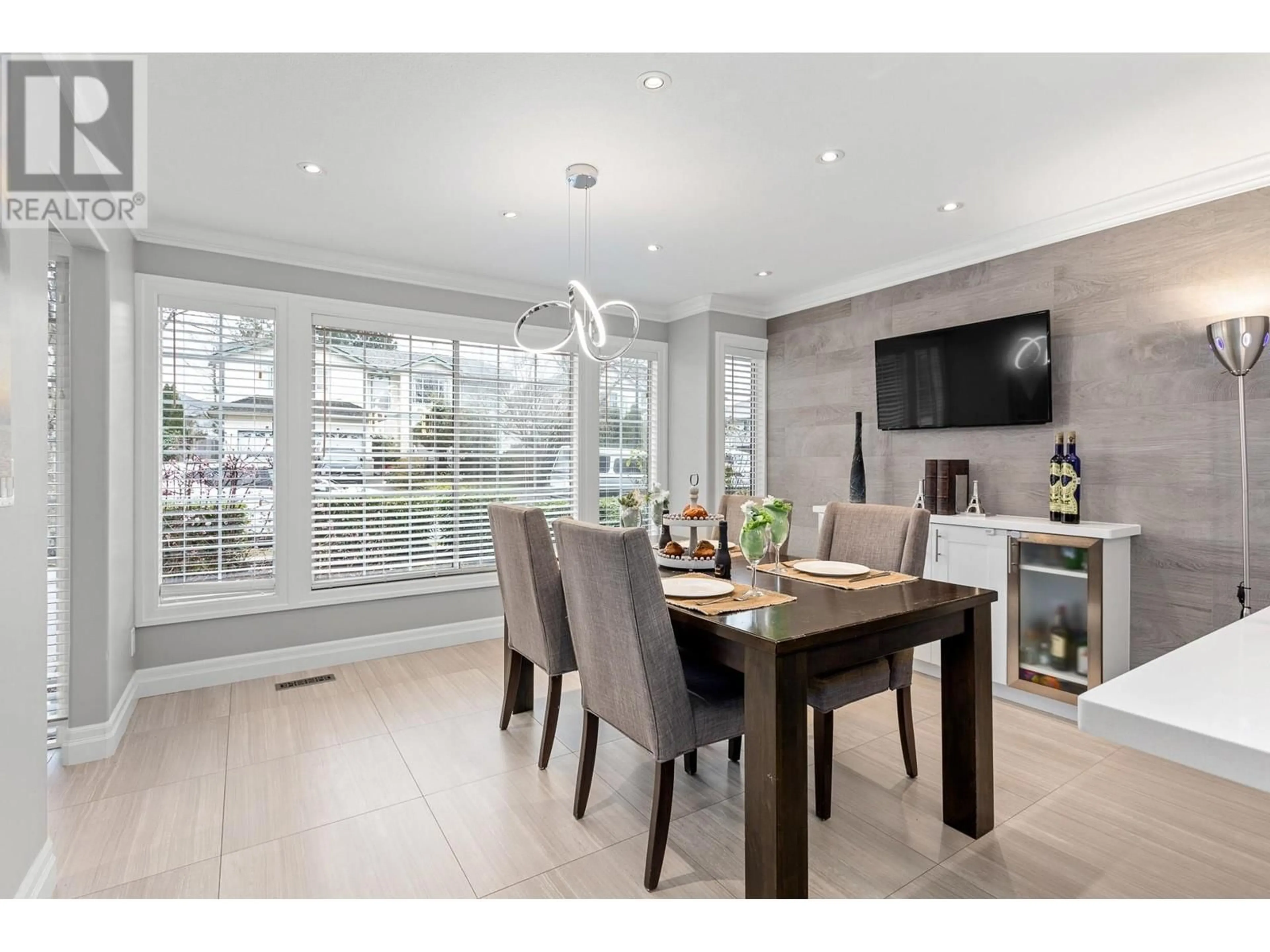 Dining room, wood/laminate floor for 22 11536 236 STREET, Maple Ridge British Columbia V4R2C6