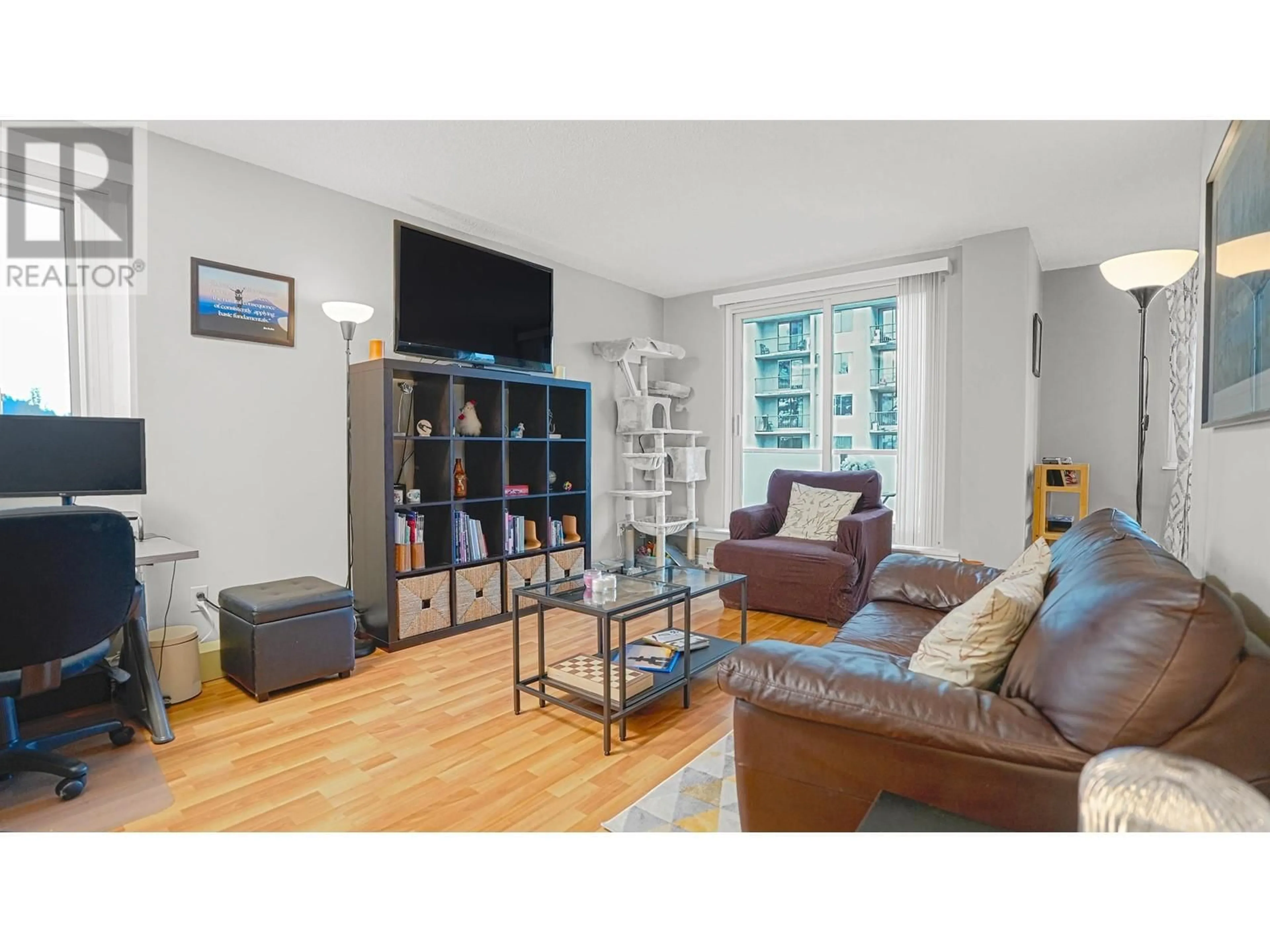 Living room with furniture, wood/laminate floor for 1101 - 9541 ERICKSON DRIVE, Burnaby British Columbia V3J7N8
