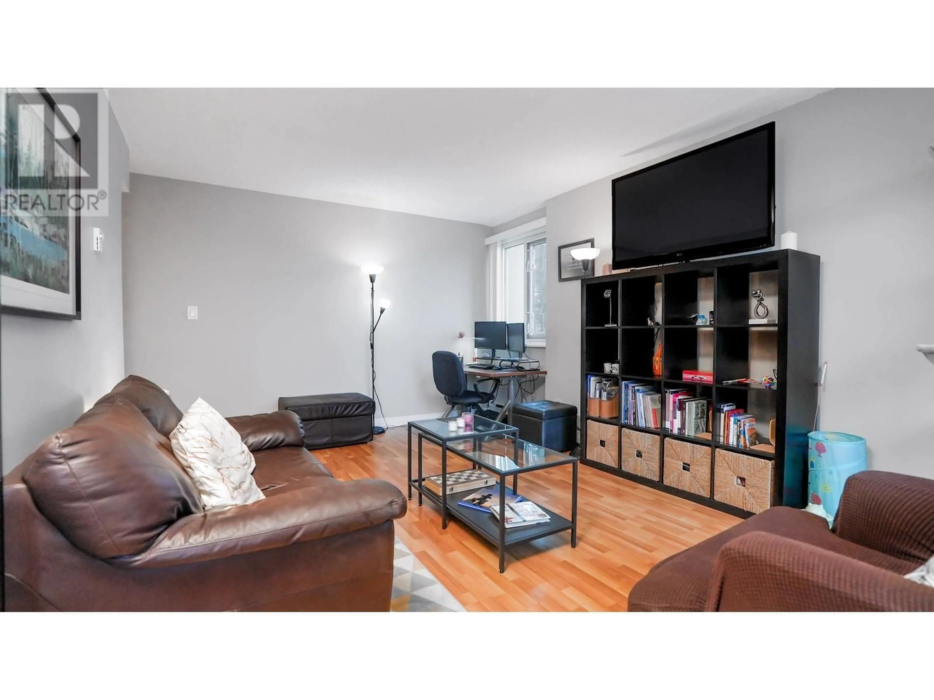 Living room with furniture, wood/laminate floor for 1101 - 9541 ERICKSON DRIVE, Burnaby British Columbia V3J7N8