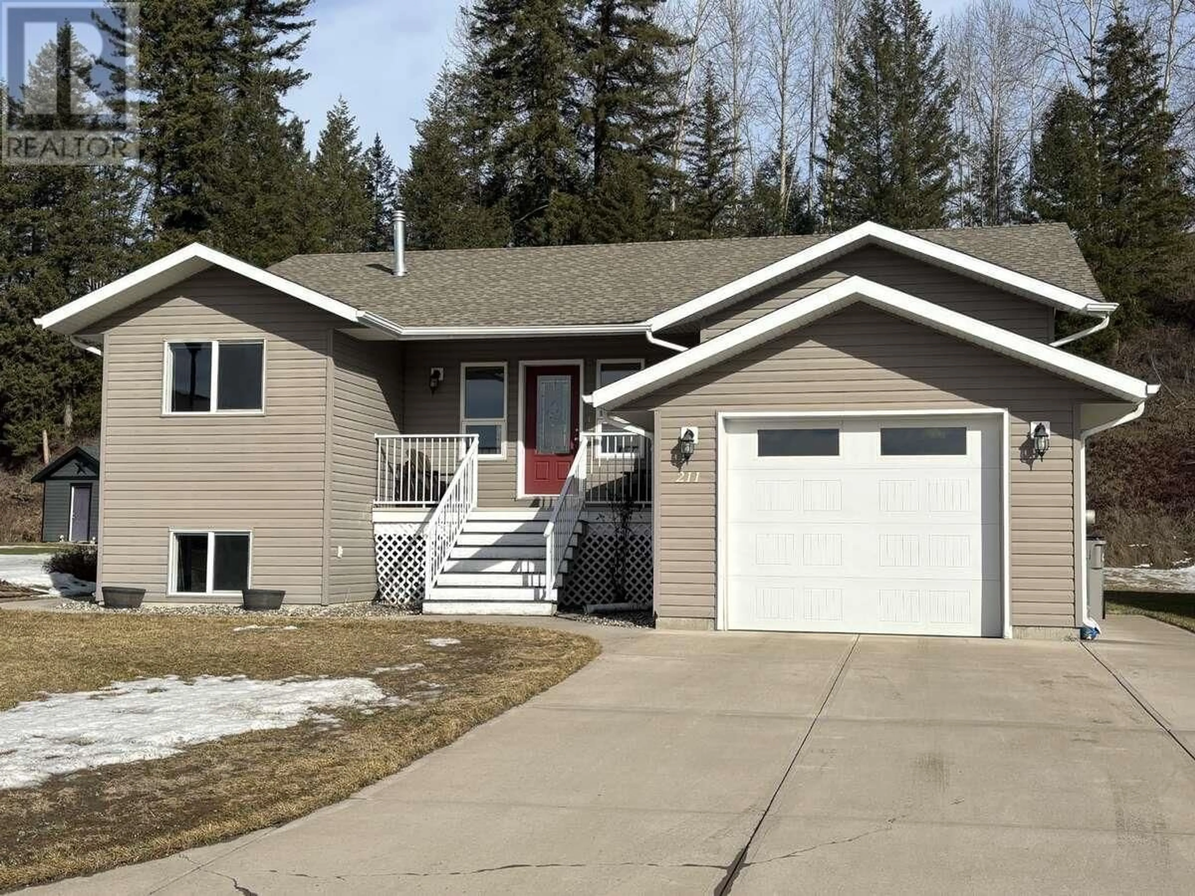 Home with vinyl exterior material, street for 211 NICKEL RIDGE AVENUE, Quesnel British Columbia V2J6P6