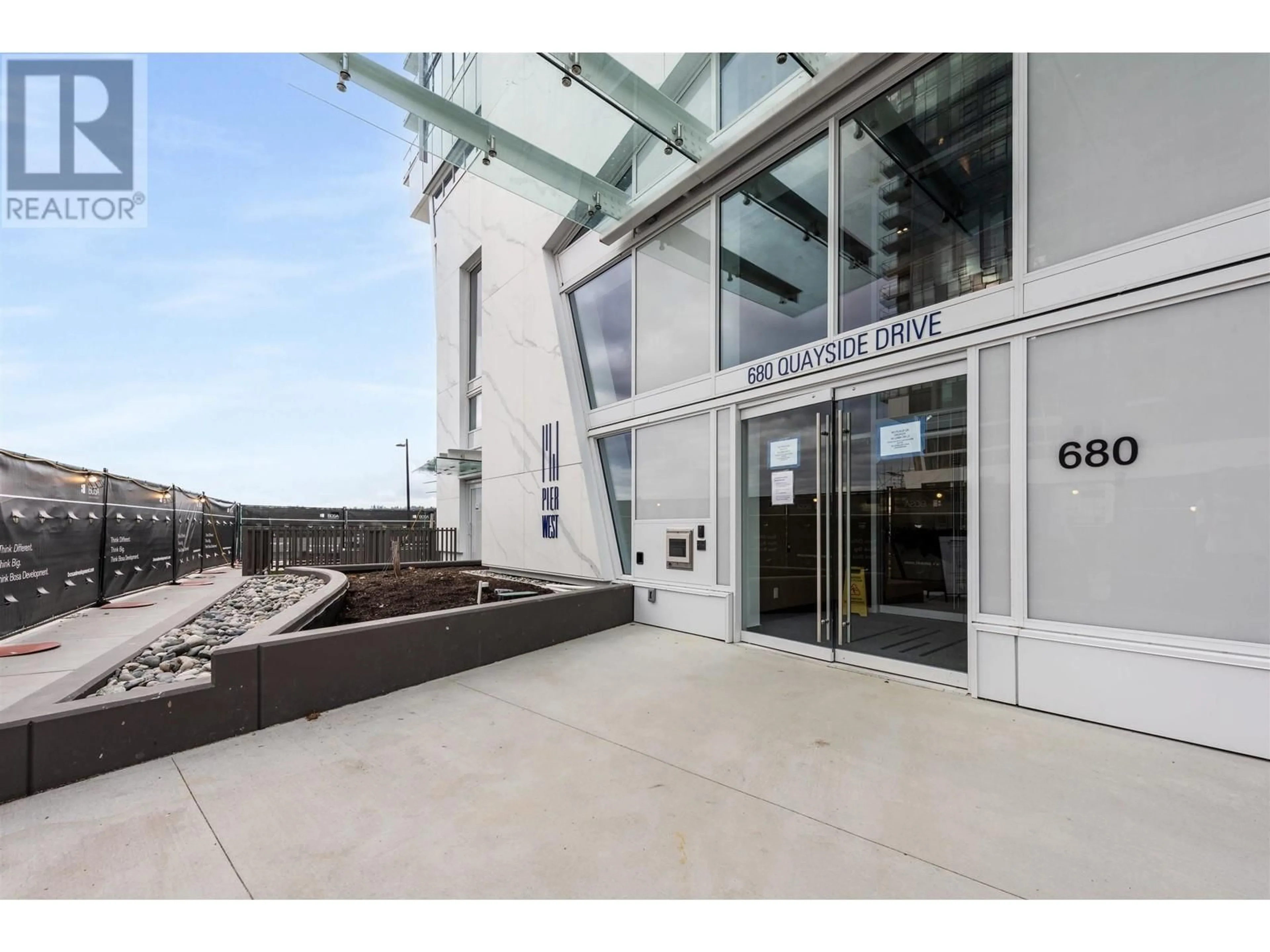 Indoor foyer for 1407 680 QUAYSIDE DRIVE, New Westminster British Columbia V3M0P2