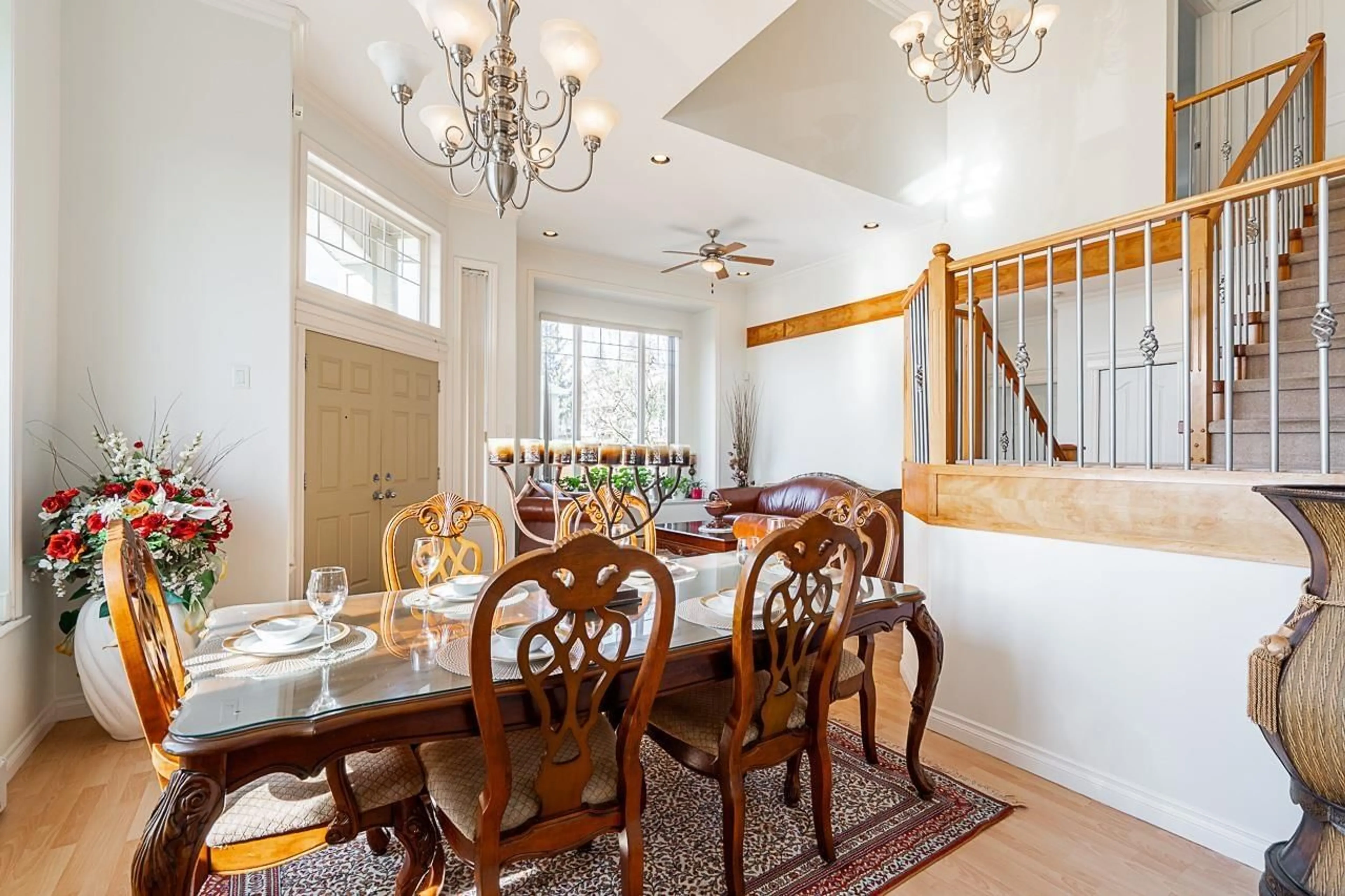 Dining room, wood/laminate floor for 14605 67B AVENUE, Surrey British Columbia V3S0Z4