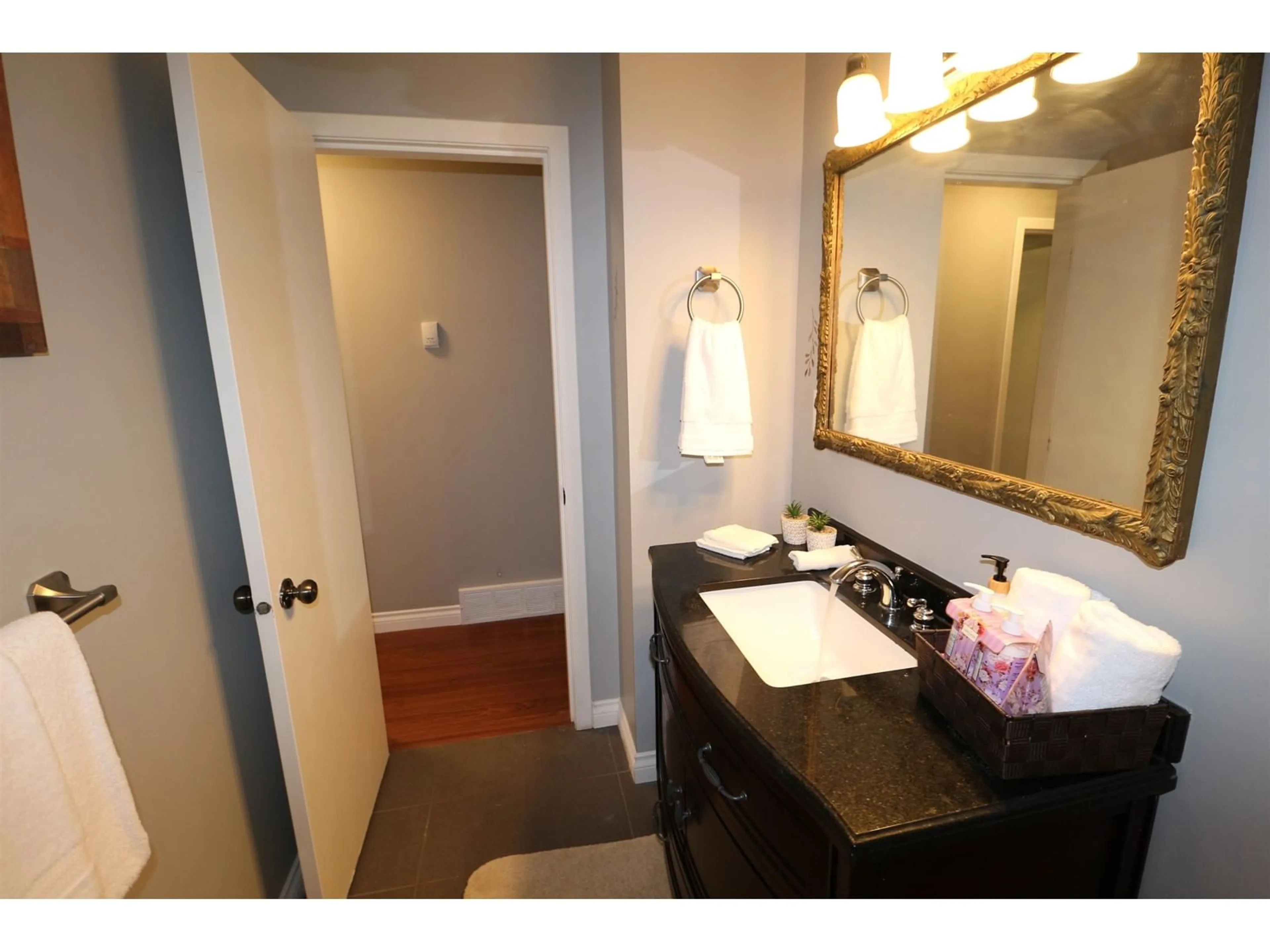 Standard bathroom, ceramic/tile floor for 32724 MCRAE AVENUE, Mission British Columbia V2V2L9