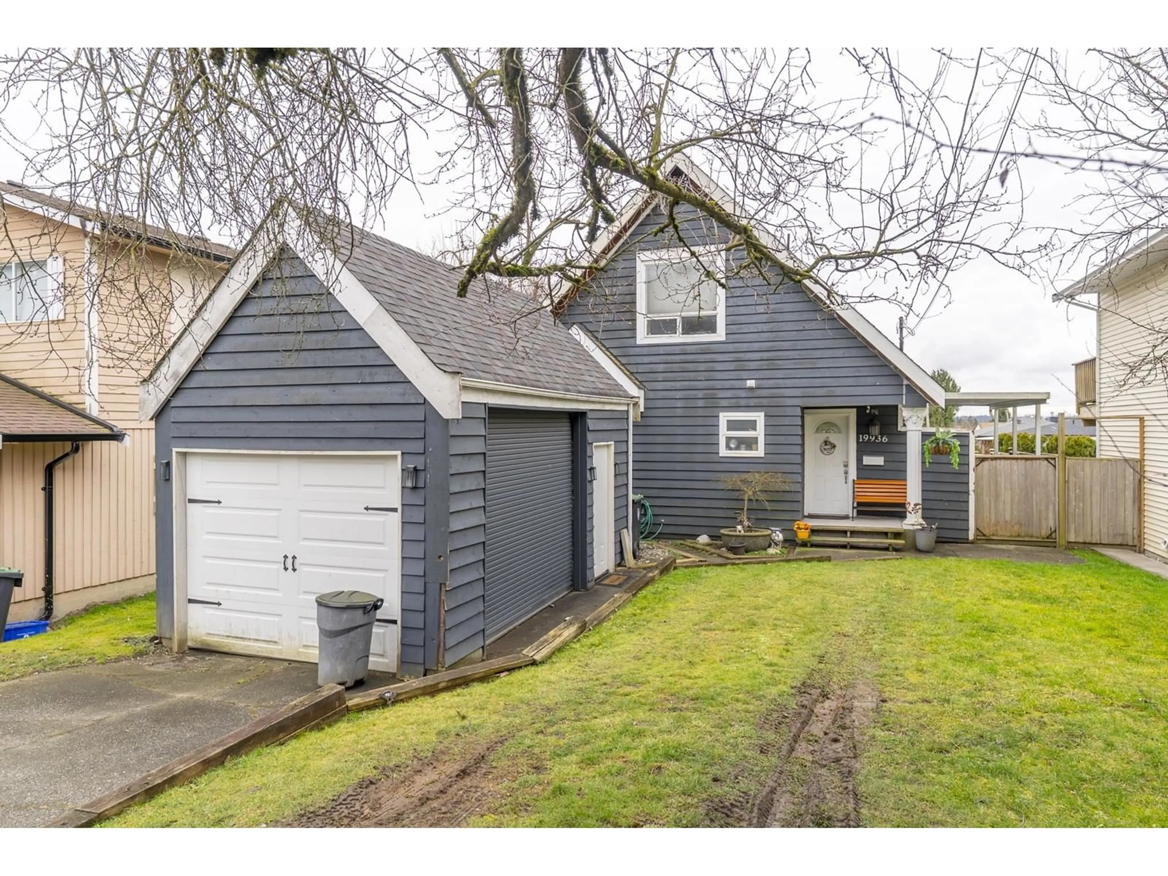 Home with vinyl exterior material, street for 19936 68, Langley British Columbia V2Y1H8