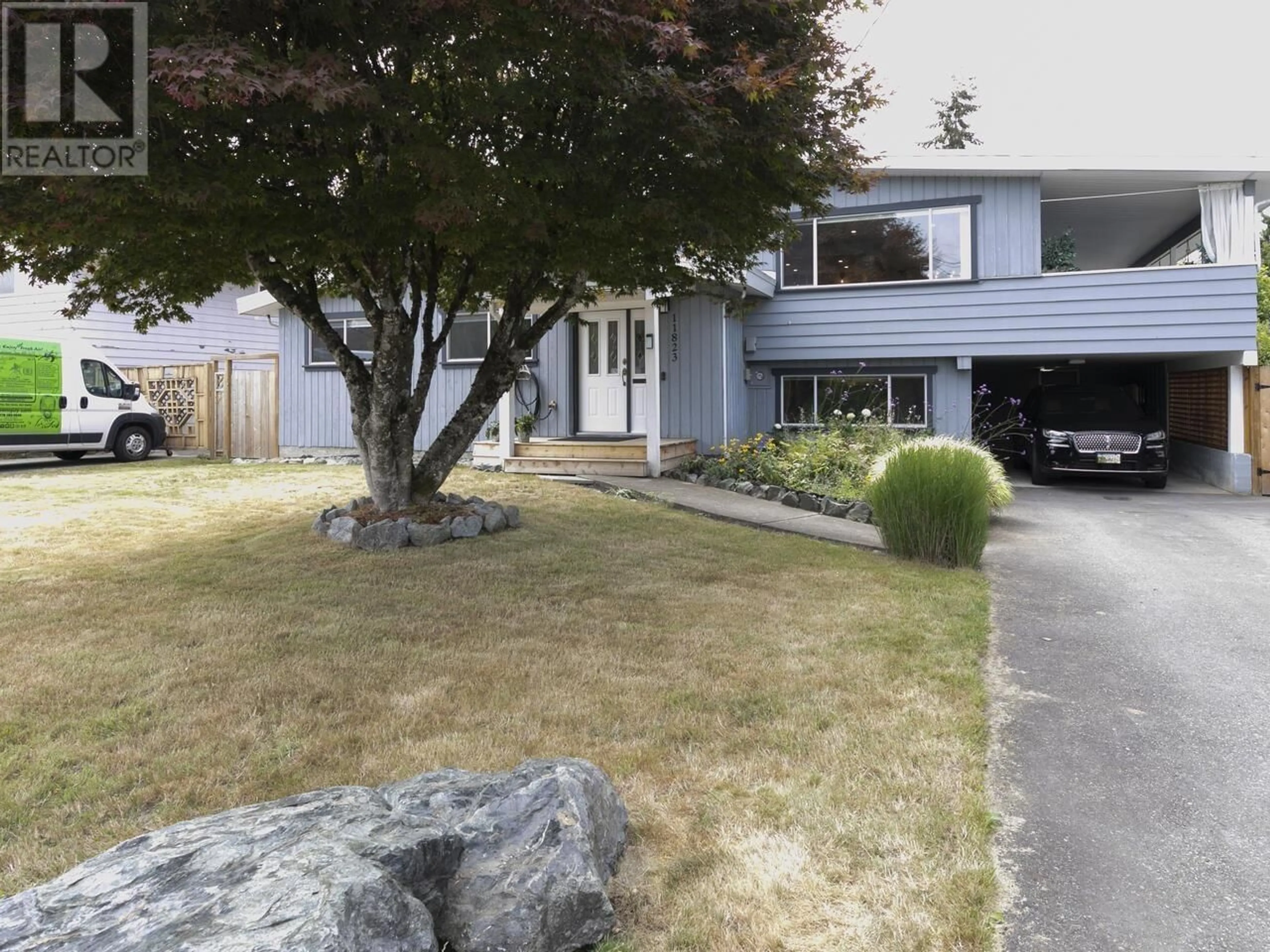 Home with vinyl exterior material, street for 11823 STEPHENS STREET, Maple Ridge British Columbia V2X6S2