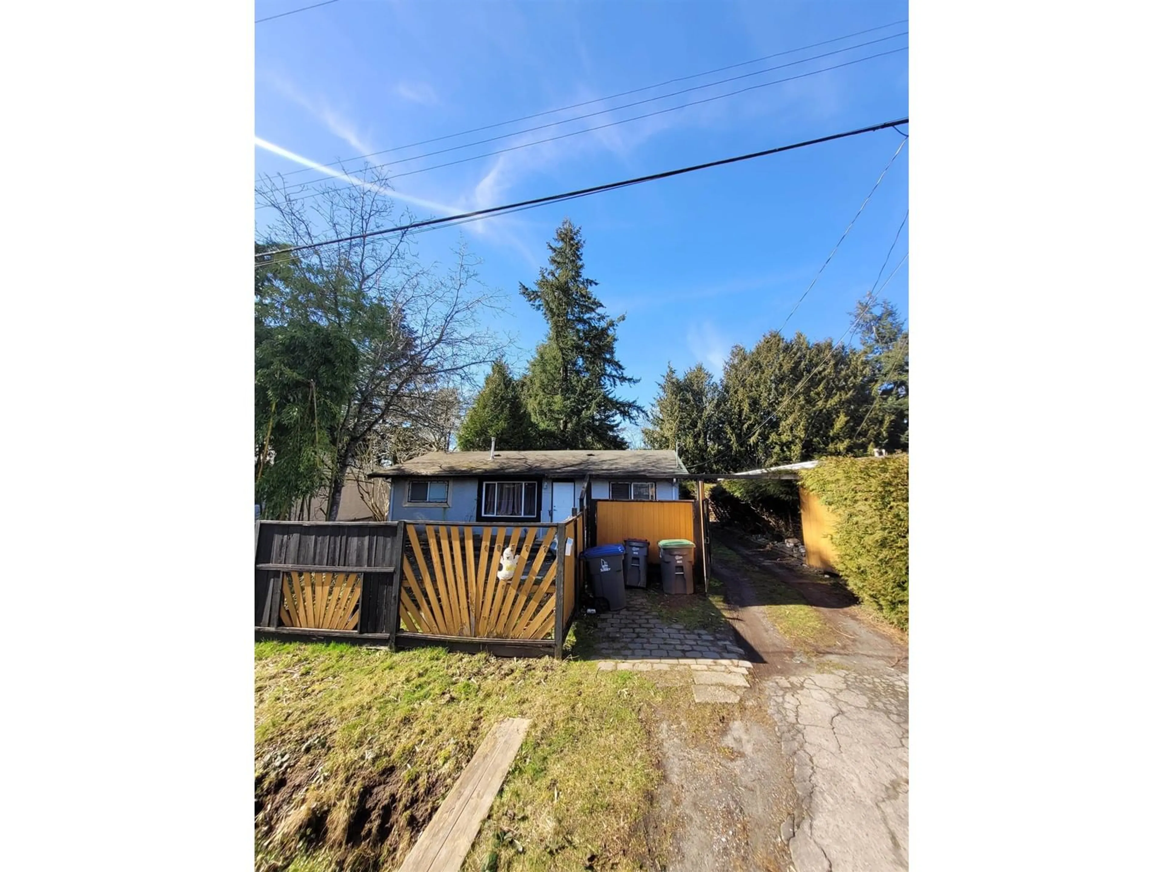 A pic from outside/outdoor area/front of a property/back of a property/a pic from drone, street for 10577 138A STREET, Surrey British Columbia V3T4L2