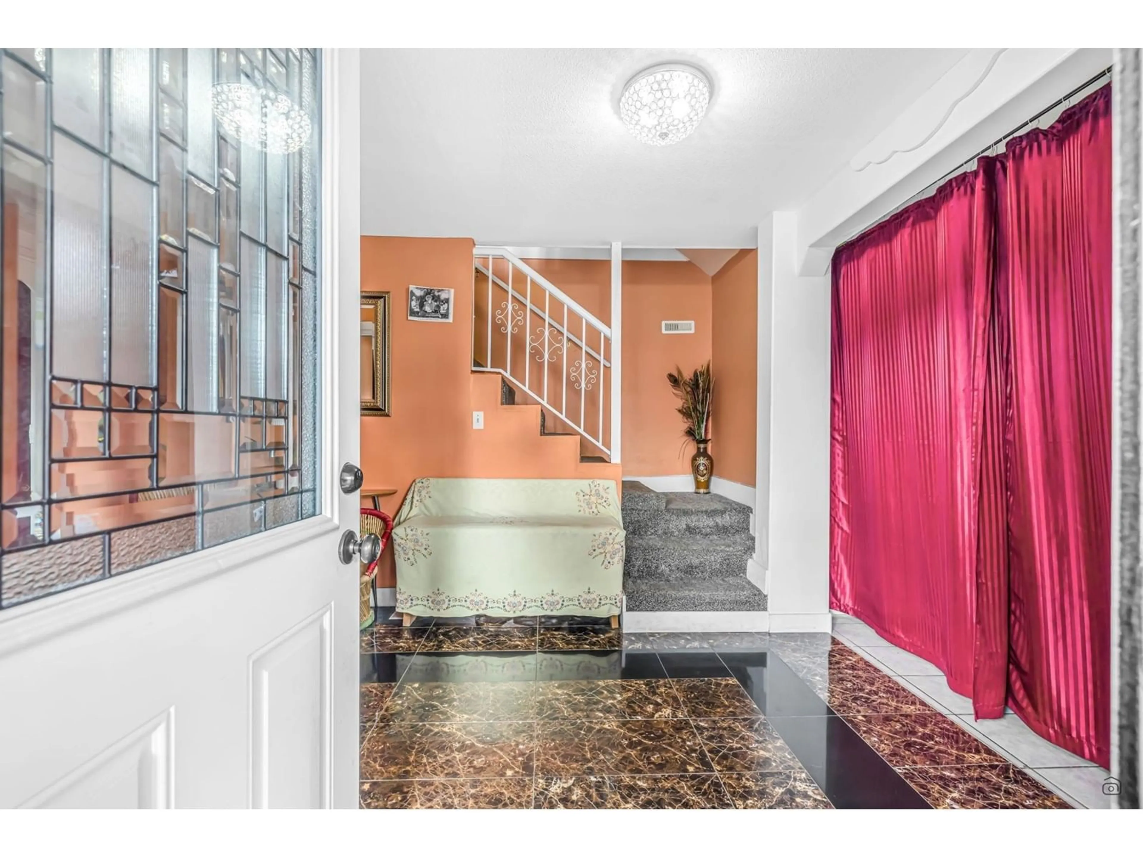 Indoor entryway for 13567 67A, Surrey British Columbia V3W2C1