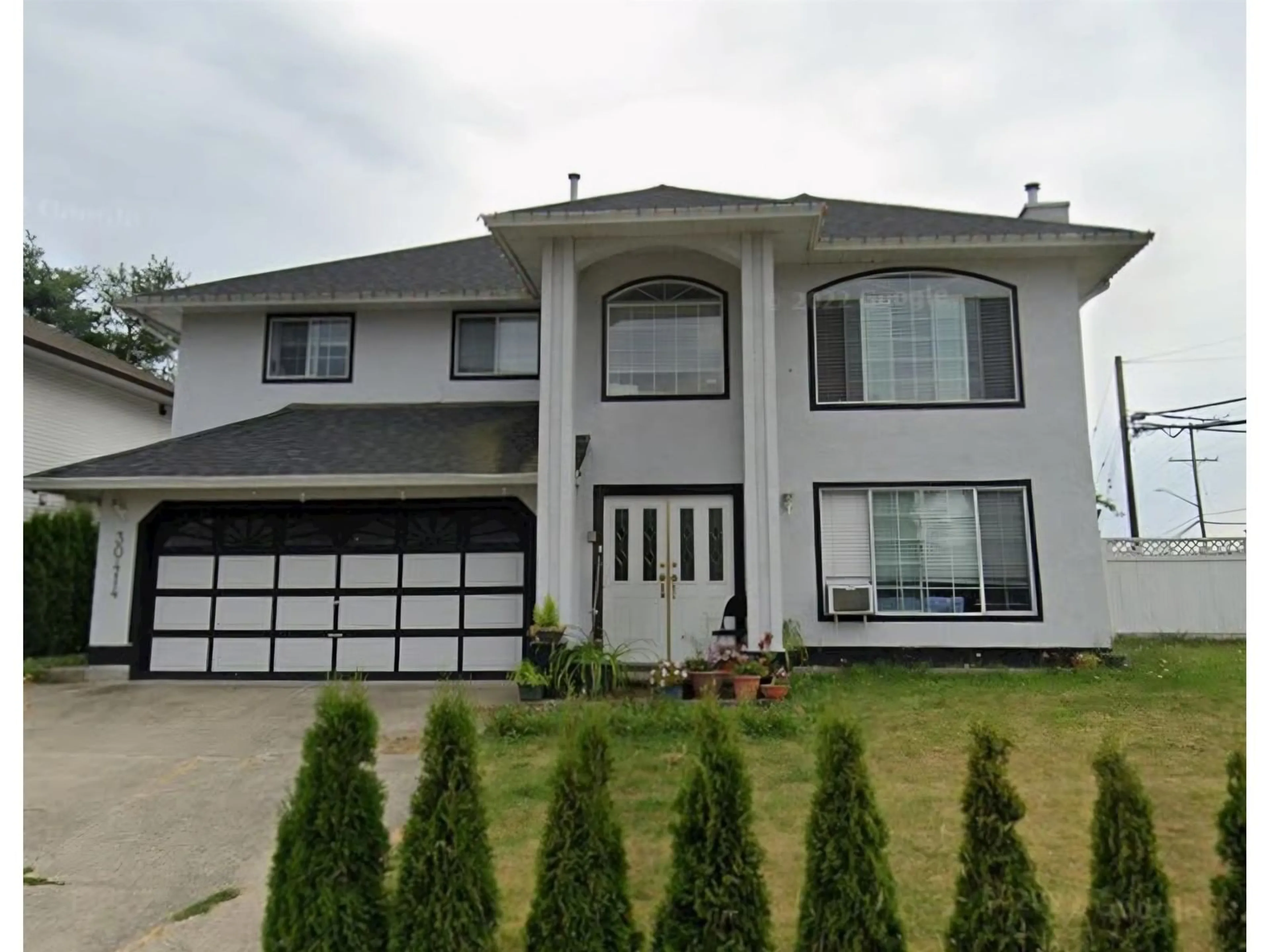 Home with vinyl exterior material, street for 30414 SANDPIPER, Abbotsford British Columbia V2T5N2