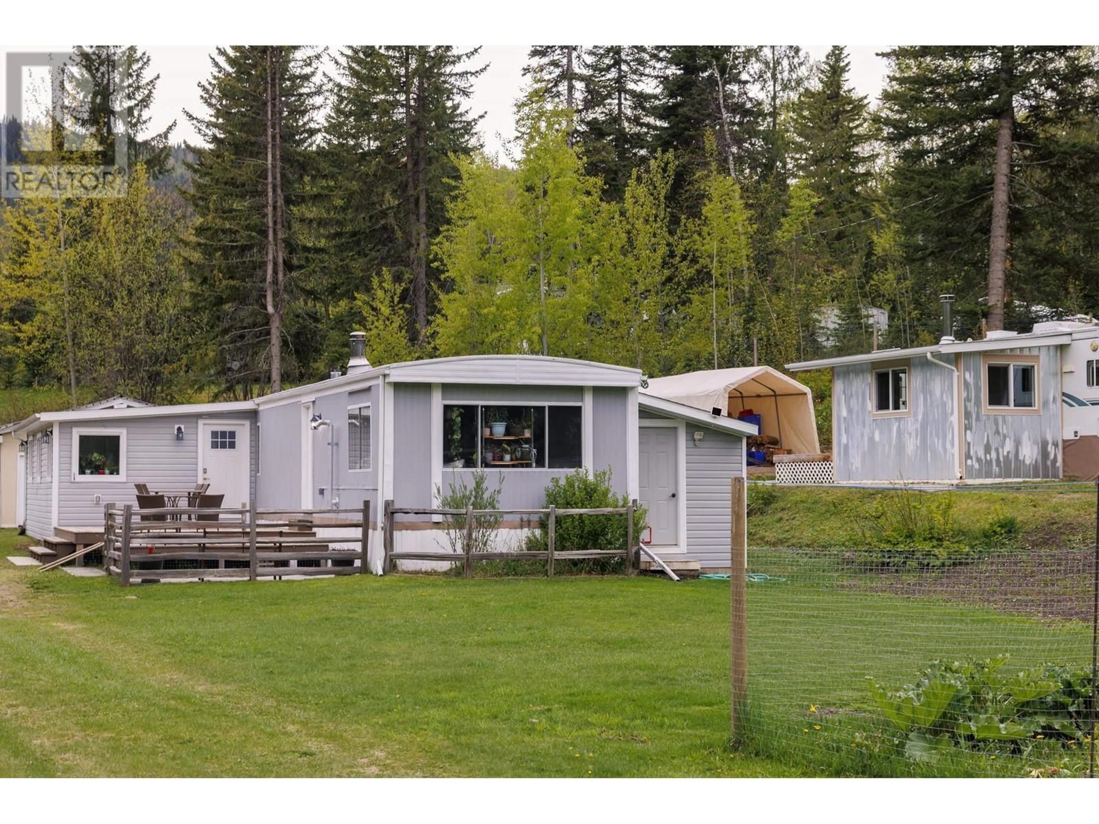 Home with vinyl exterior material, unknown for 3450 DORE RIVER ROAD, McBride British Columbia V0J2E0
