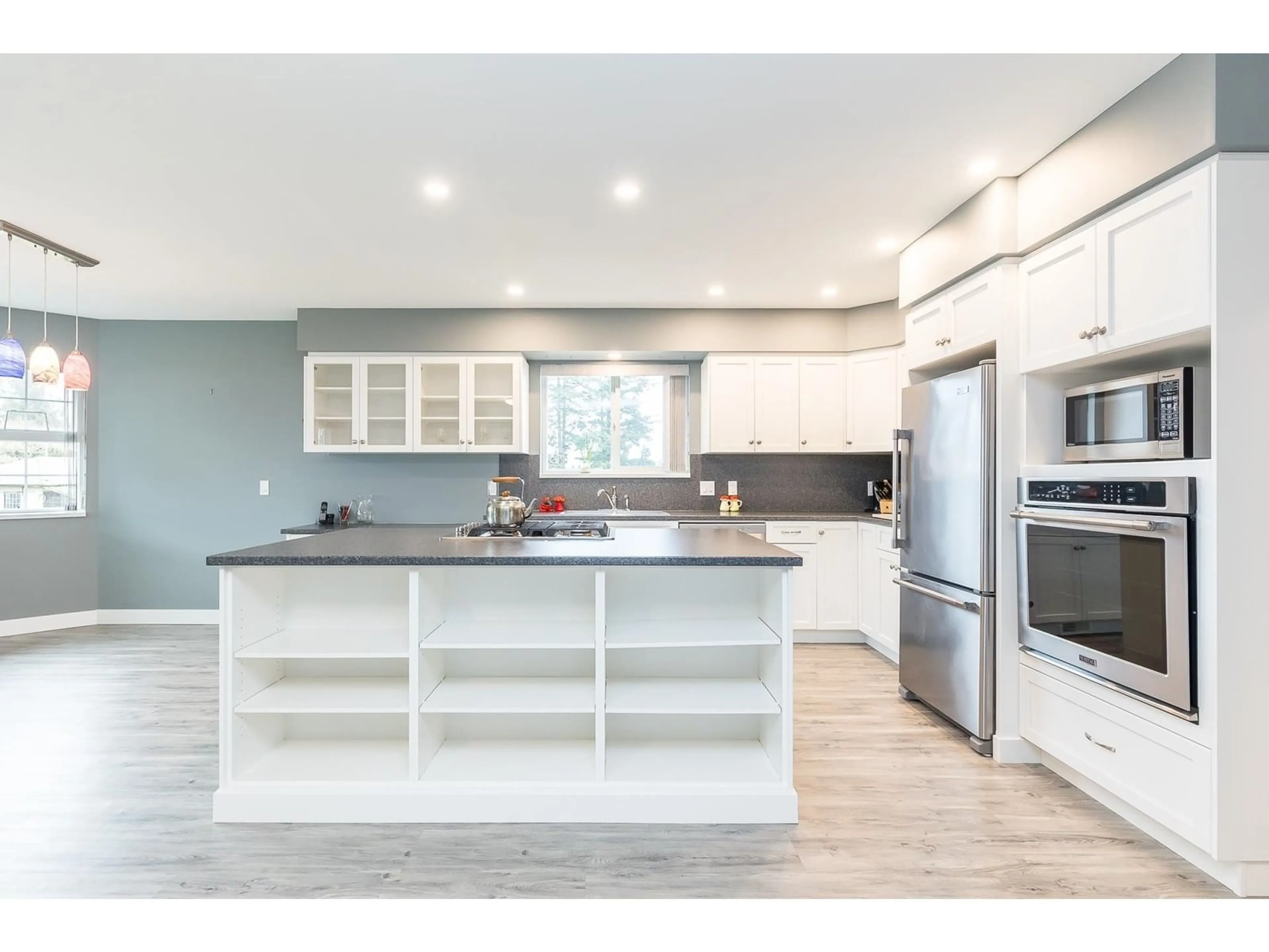 Open concept kitchen, unknown for 27131 24, Langley British Columbia V4W3N3