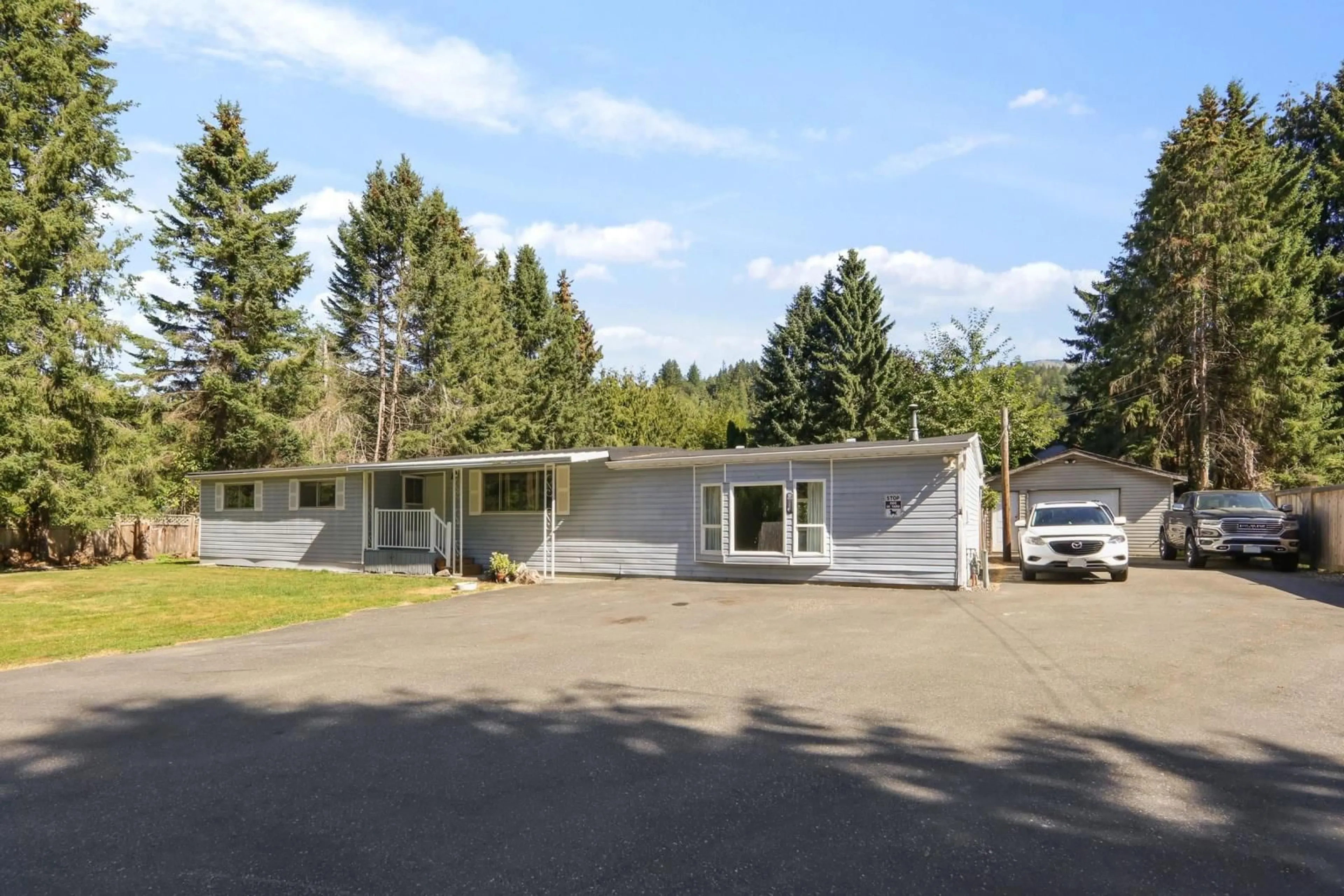Home with vinyl exterior material, unknown for 1 - 49011 SHELDON ROAD, Chilliwack British Columbia V4Z1B9