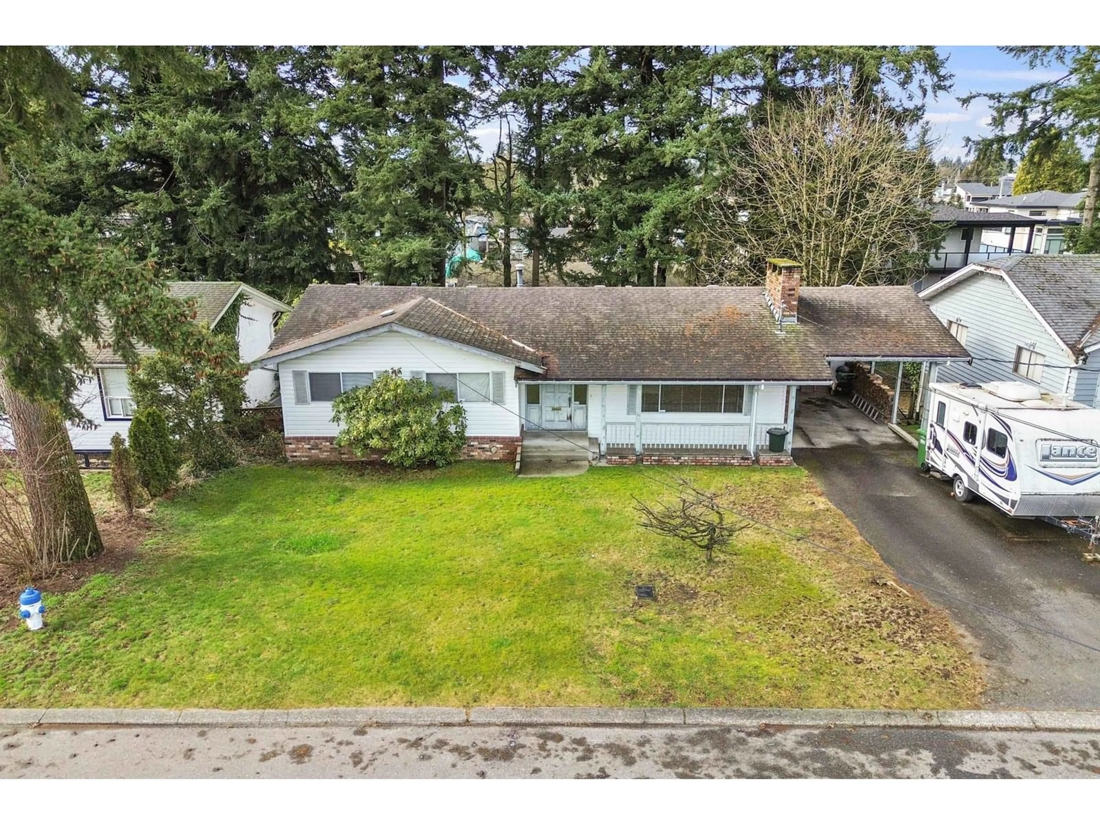 A pic from outside/outdoor area/front of a property/back of a property/a pic from drone, street for 2157 TOPAZ STREET, Abbotsford British Columbia V2T3W7