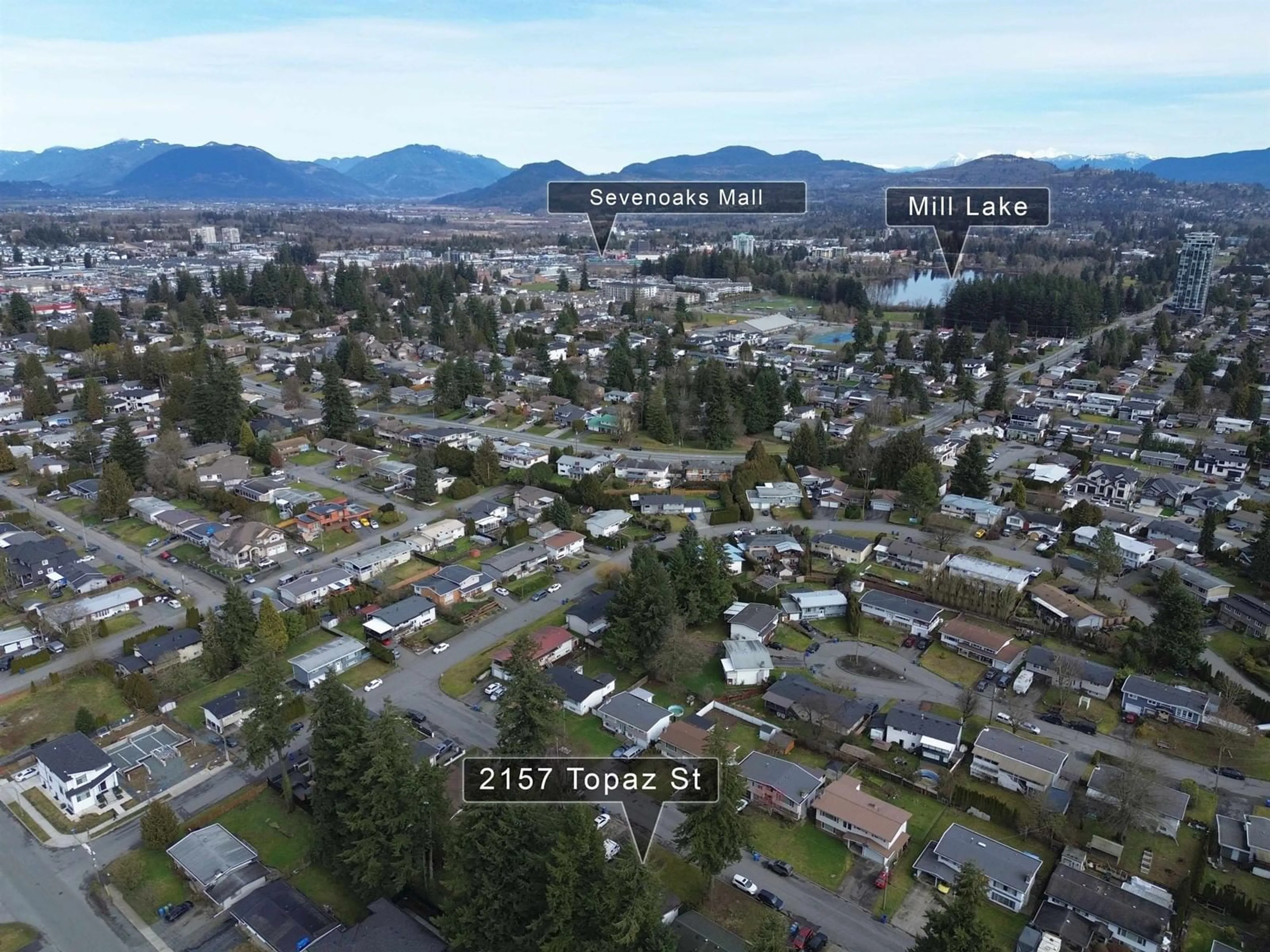 A pic from outside/outdoor area/front of a property/back of a property/a pic from drone, mountain view for 2157 TOPAZ STREET, Abbotsford British Columbia V2T3W7