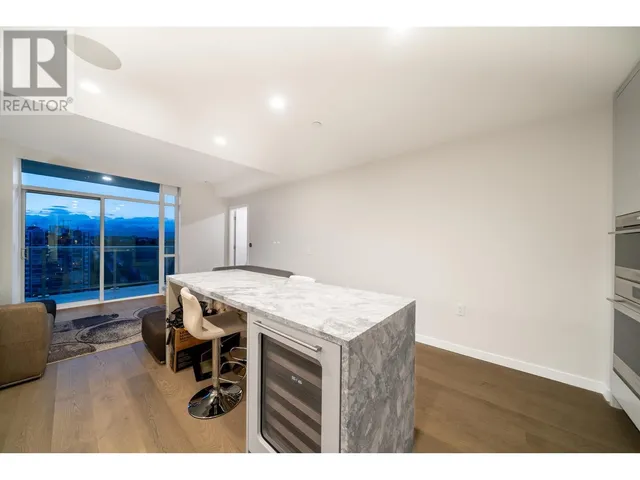 1902 - 7433 CAMBIE STREET, Vancouver 4