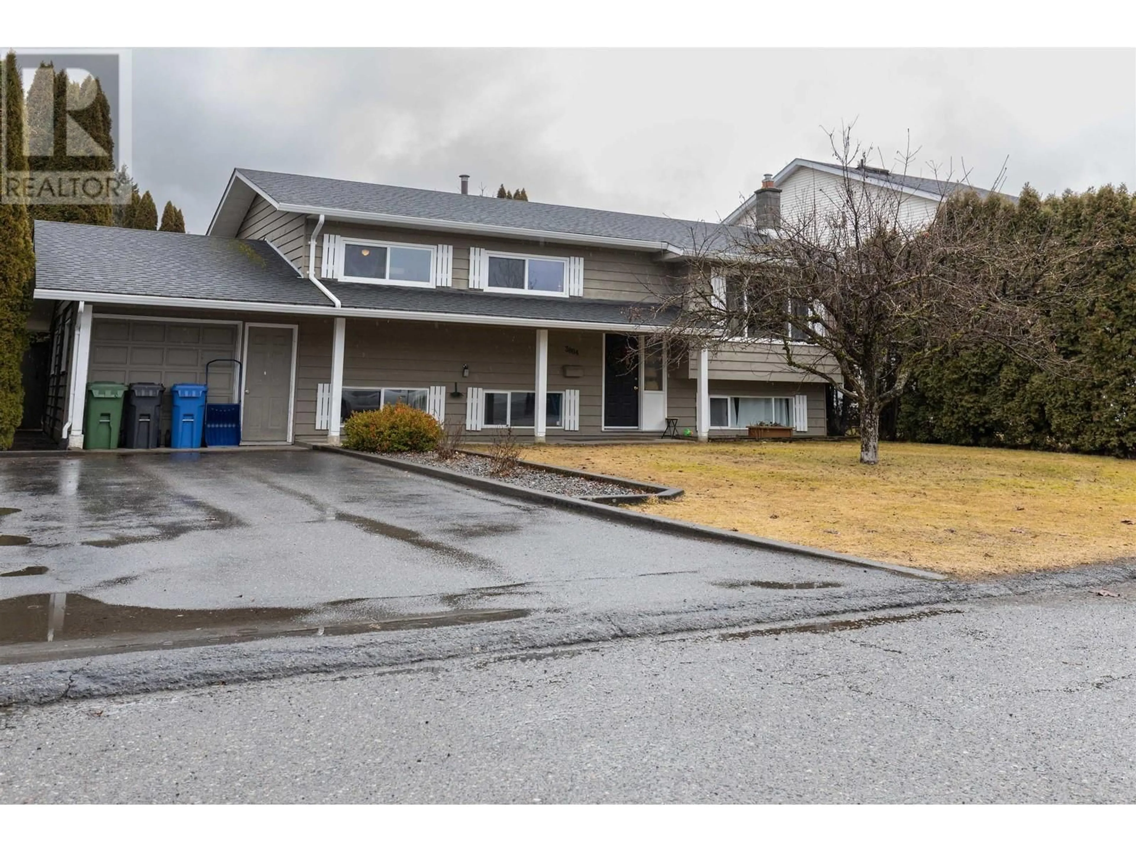 A pic from outside/outdoor area/front of a property/back of a property/a pic from drone, street for 3804 DEJONG CRESCENT, Terrace British Columbia V8G4W6