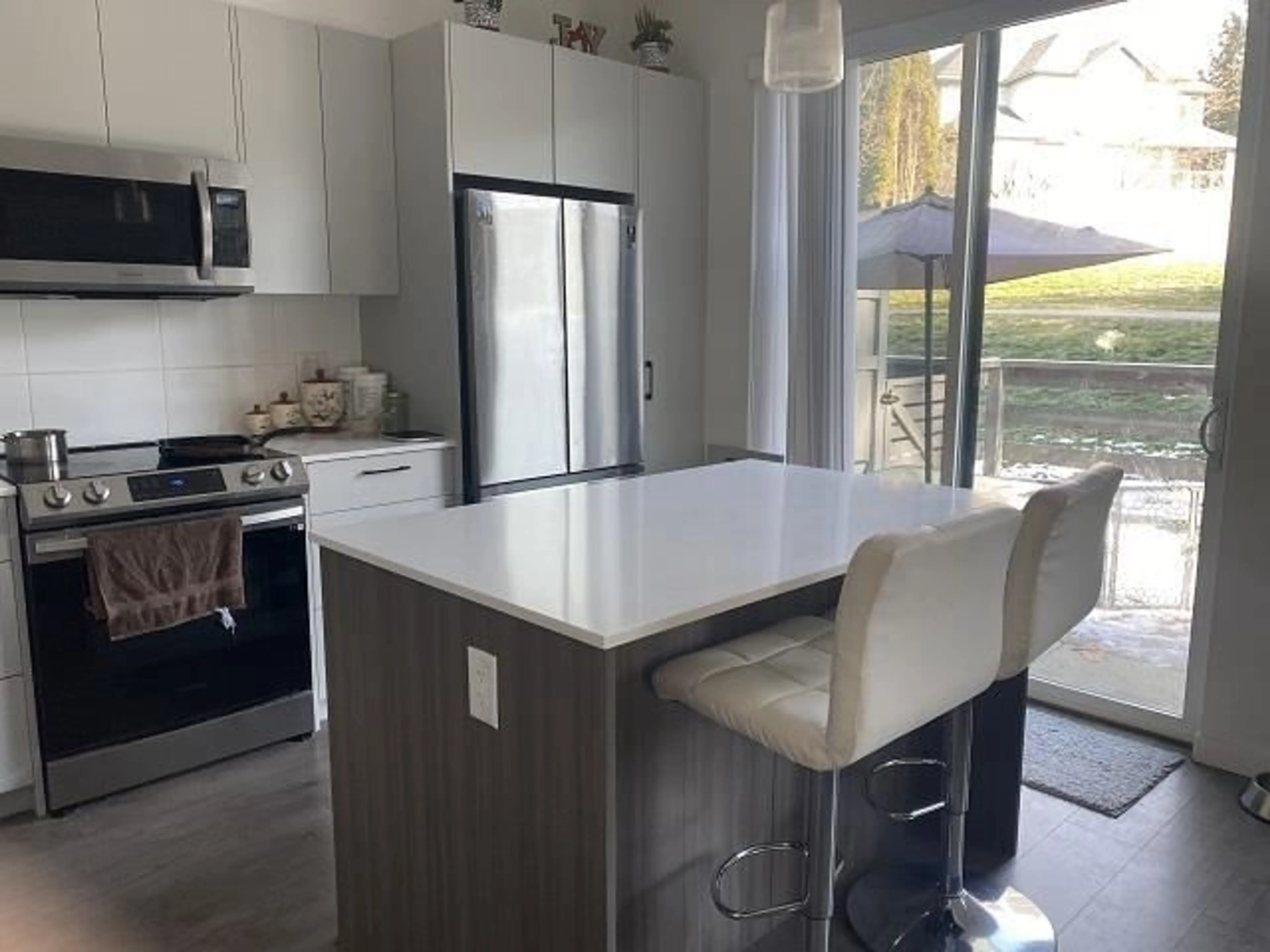 Open concept kitchen, unknown for 58 - 15235 SITKA, Surrey British Columbia V3S0A9
