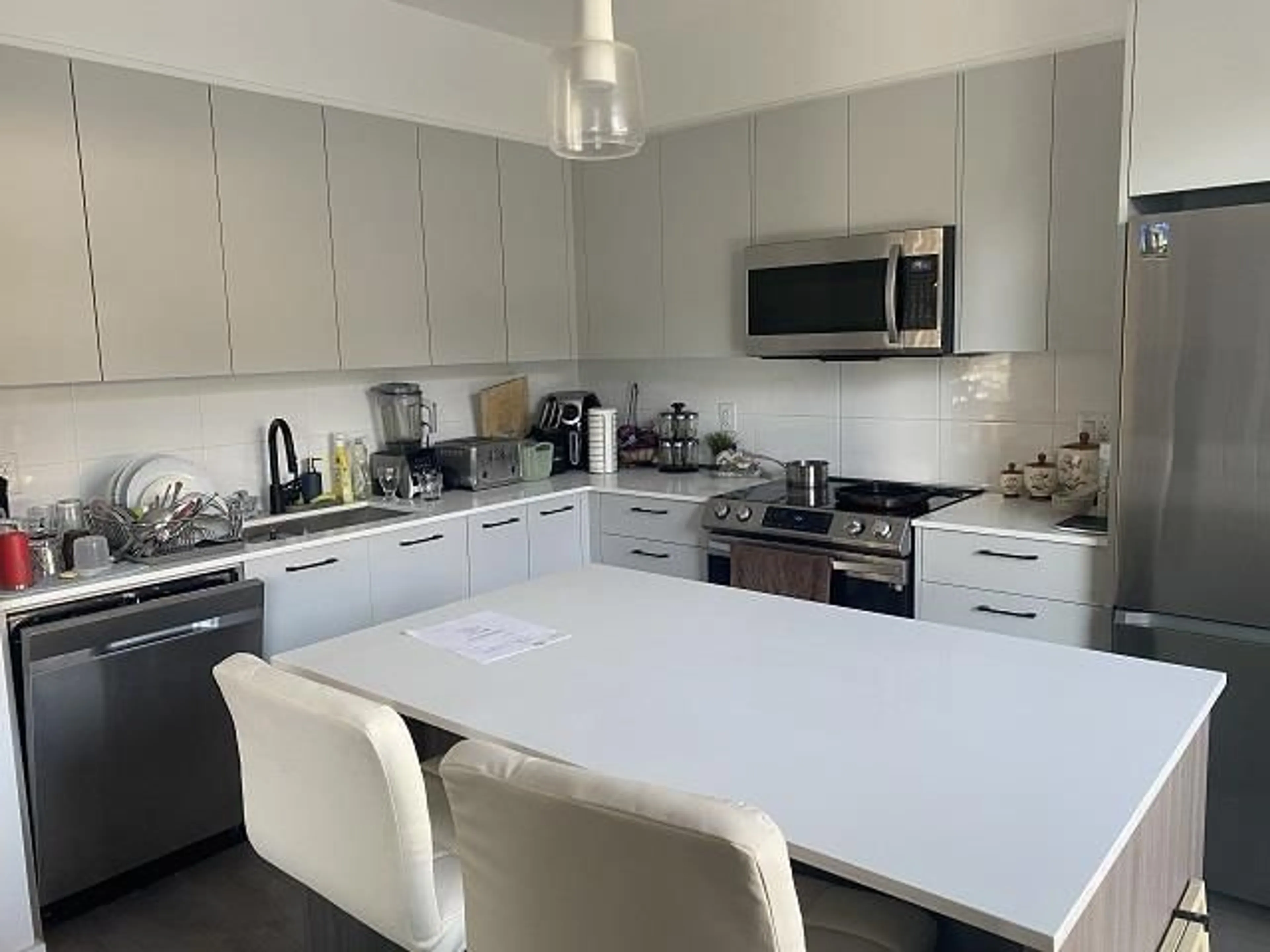 Open concept kitchen, unknown for 58 - 15235 SITKA, Surrey British Columbia V3S0A9