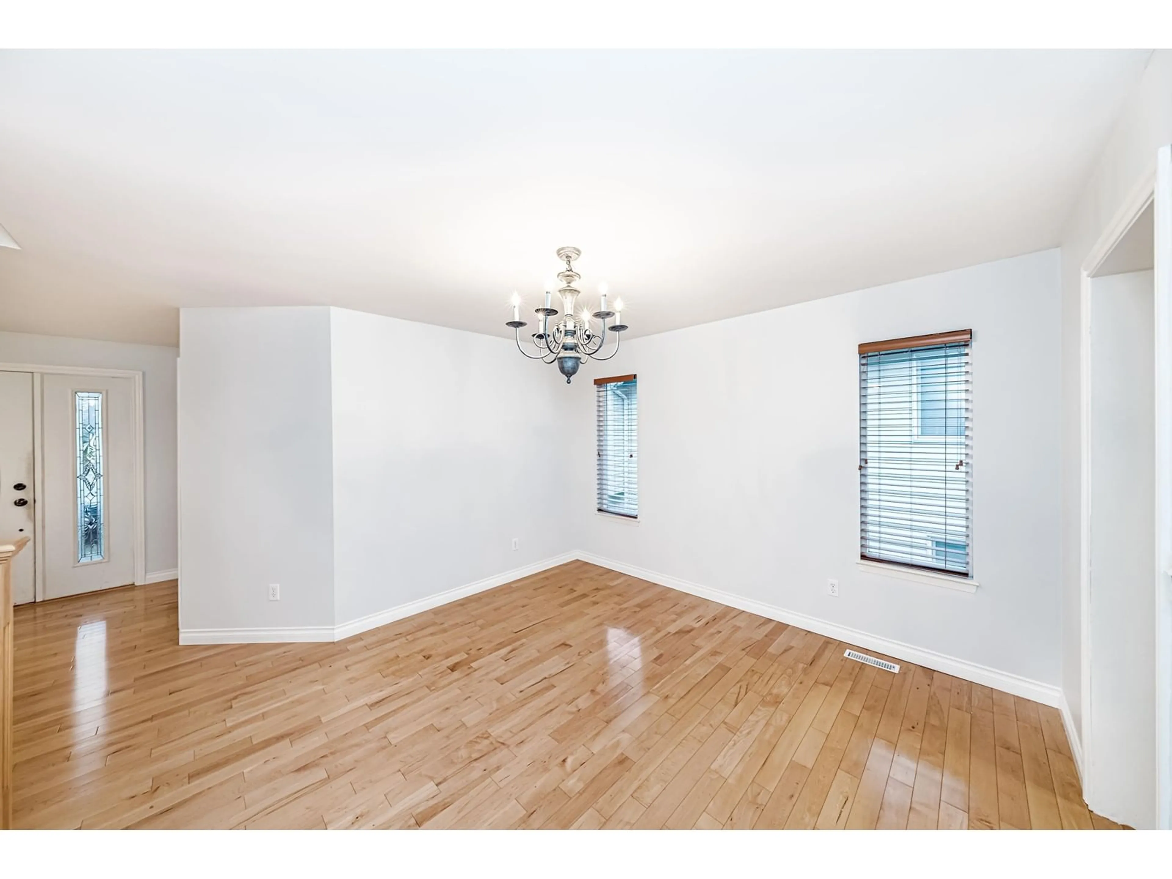 Dining room, wood/laminate floor for 17828 100A AVENUE, Surrey British Columbia V4N5C8