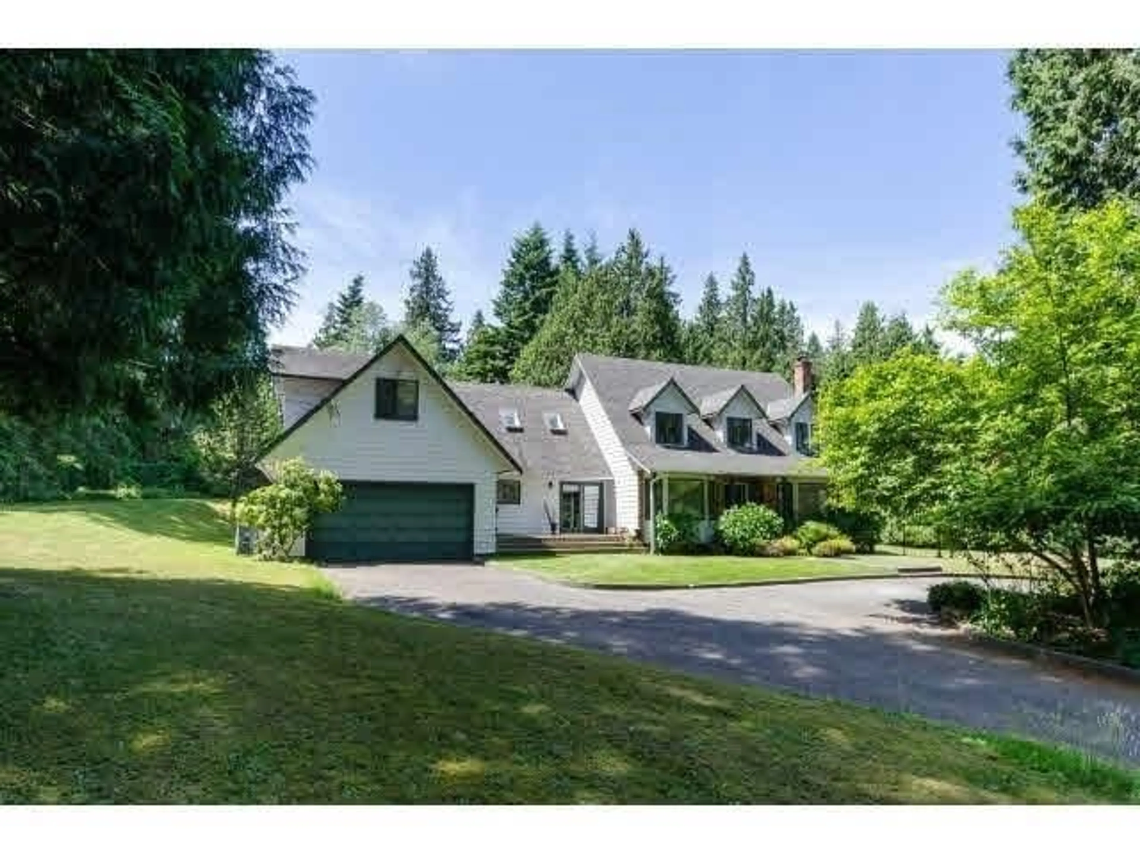 A pic from outside/outdoor area/front of a property/back of a property/a pic from drone, unknown for 3035 BALSAM, Surrey British Columbia V4P1V9