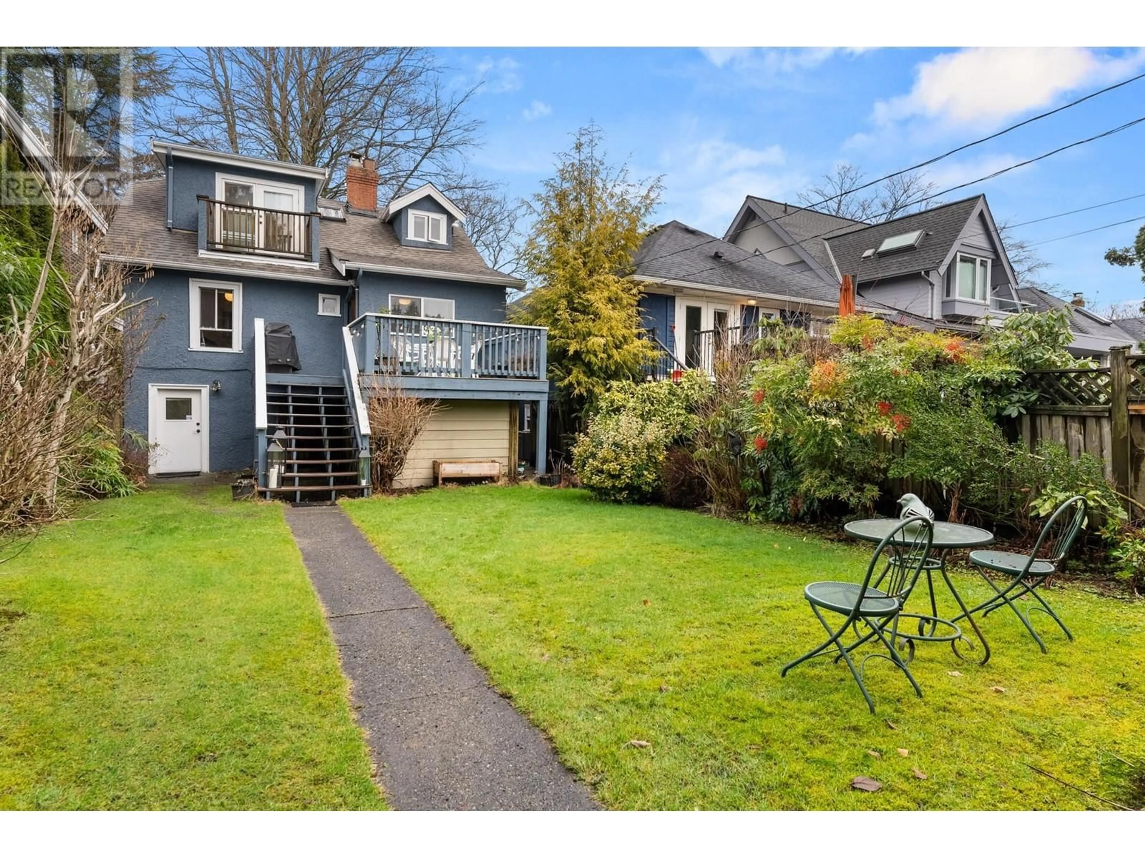 A pic from outside/outdoor area/front of a property/back of a property/a pic from drone, street for 3458 W 13TH AVENUE, Vancouver British Columbia V6R2S1