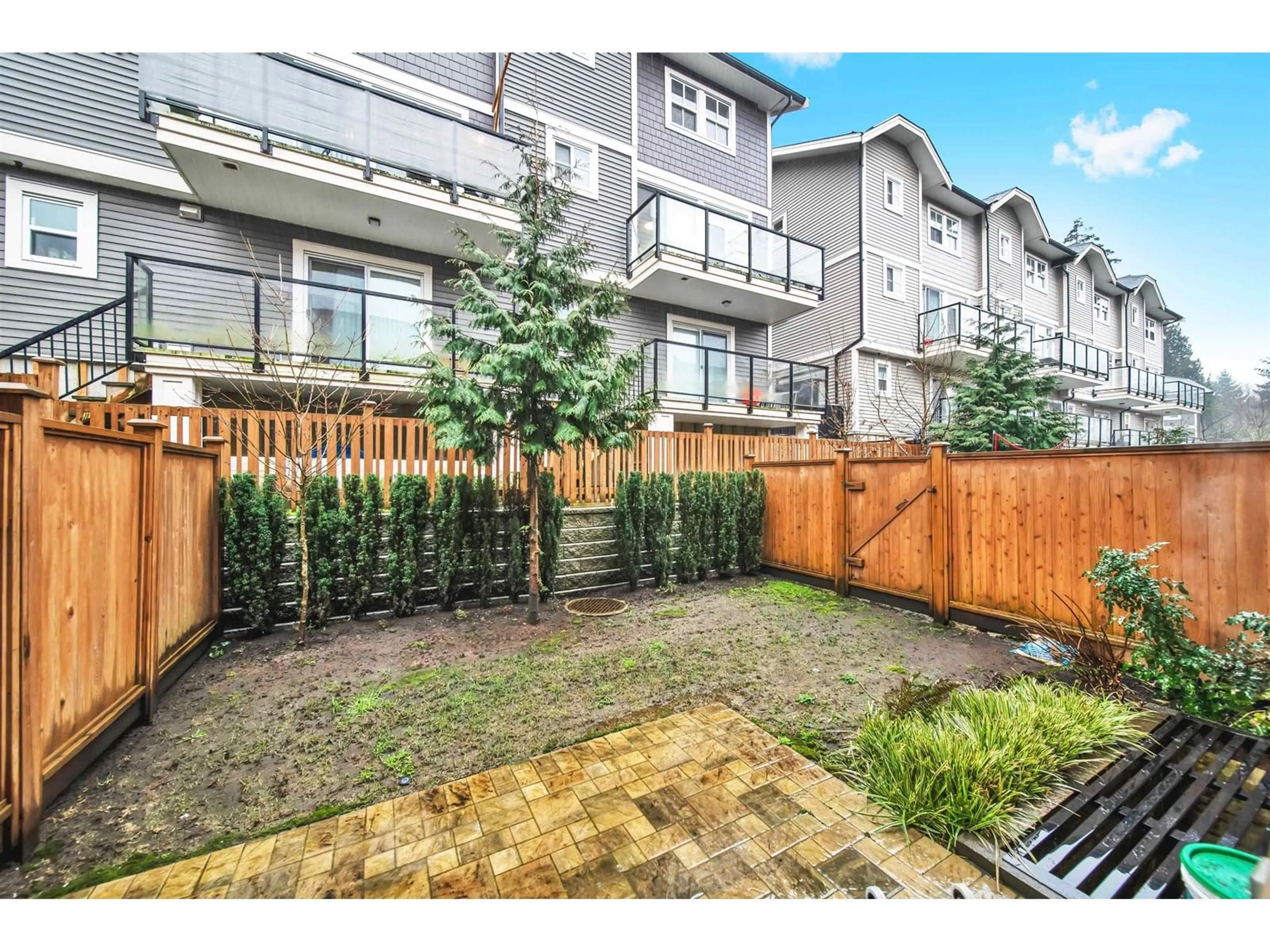 Patio, street for 41 10488 124 STREET, Surrey British Columbia V3V0E9