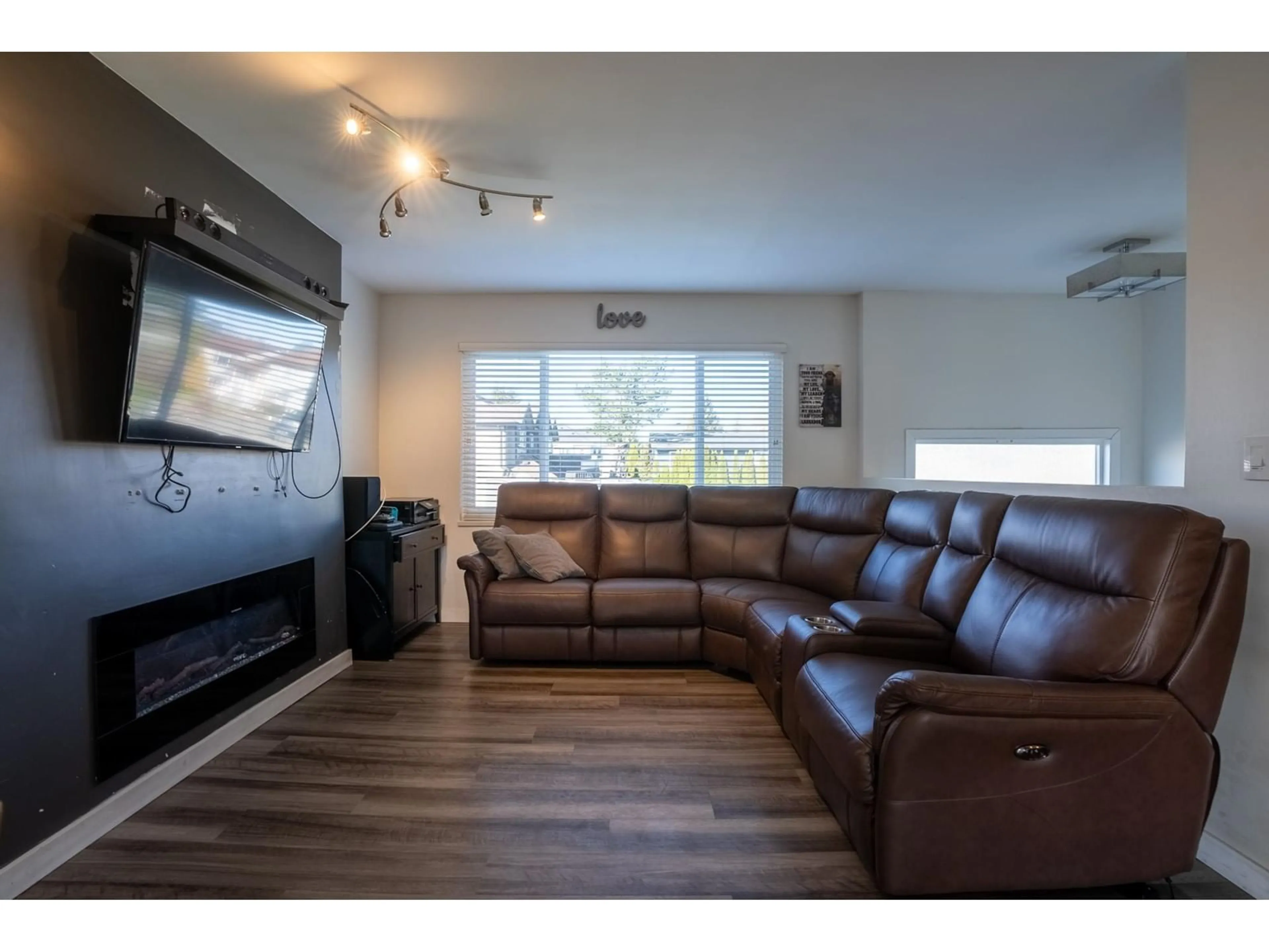 Unknown for 6266 175B STREET, Surrey British Columbia V3S5Z4