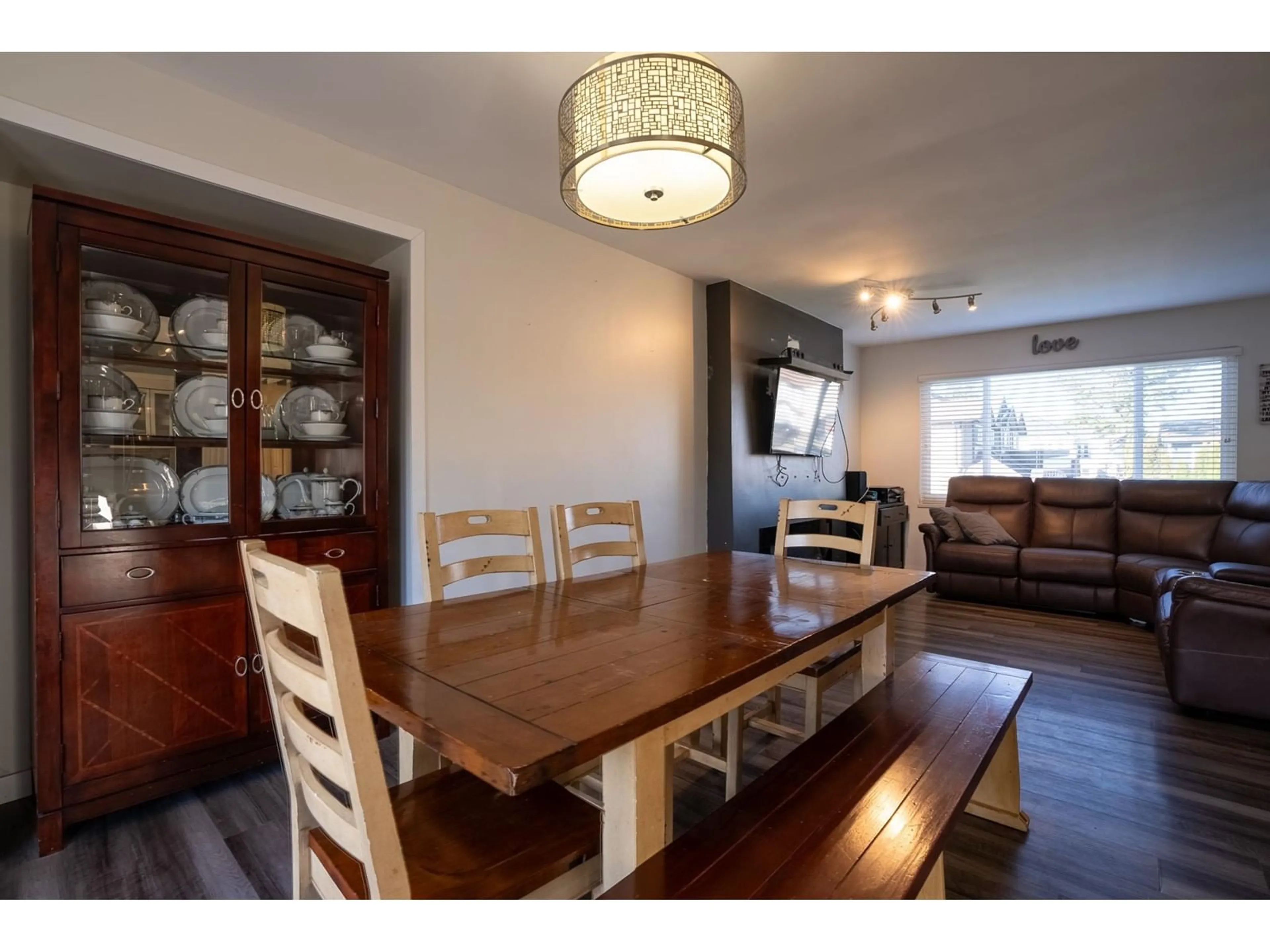 Dining room, wood/laminate floor for 6266 175B STREET, Surrey British Columbia V3S5Z4