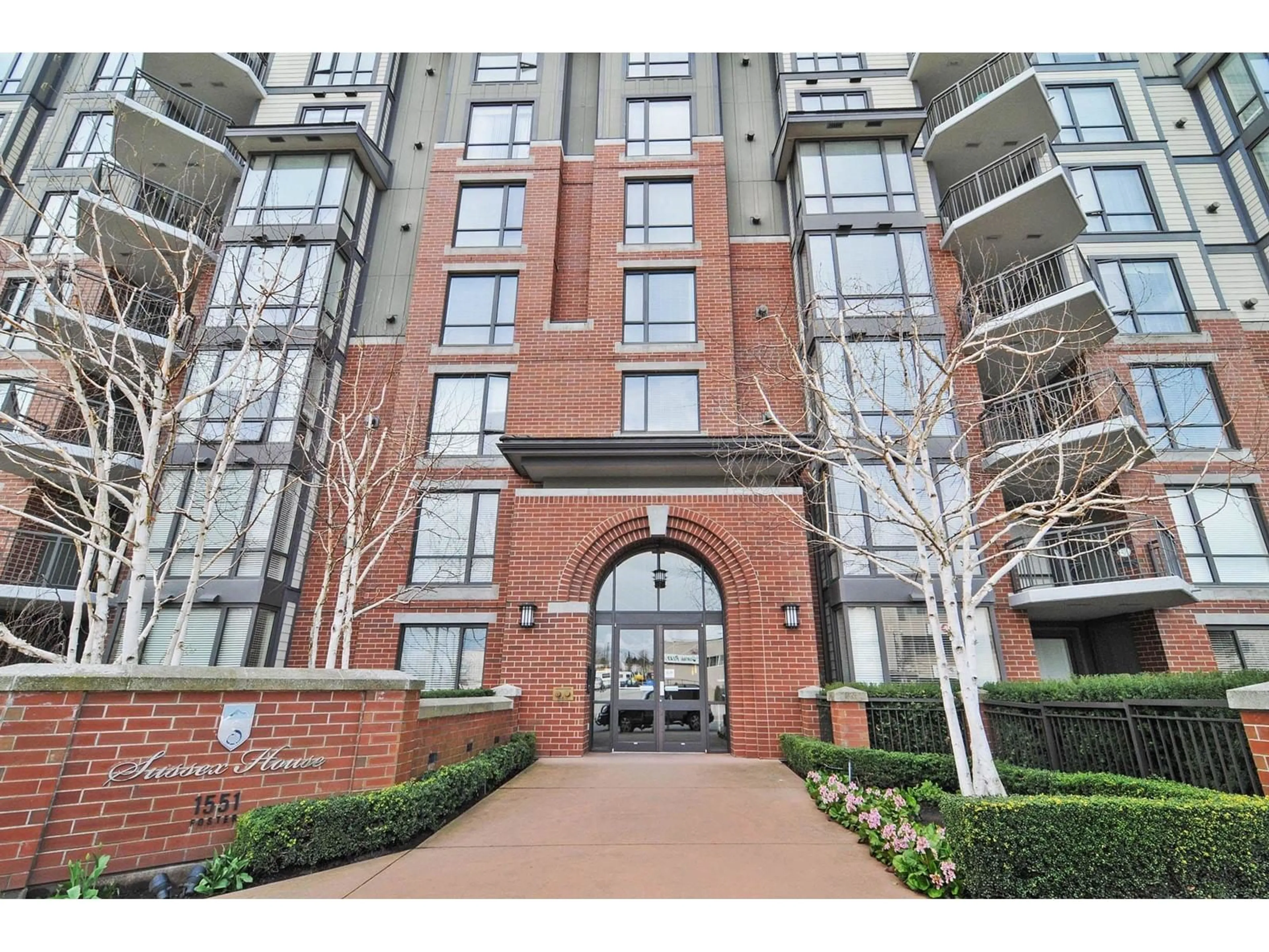Indoor foyer for 208 - 1551 FOSTER, White Rock British Columbia V4B5M1