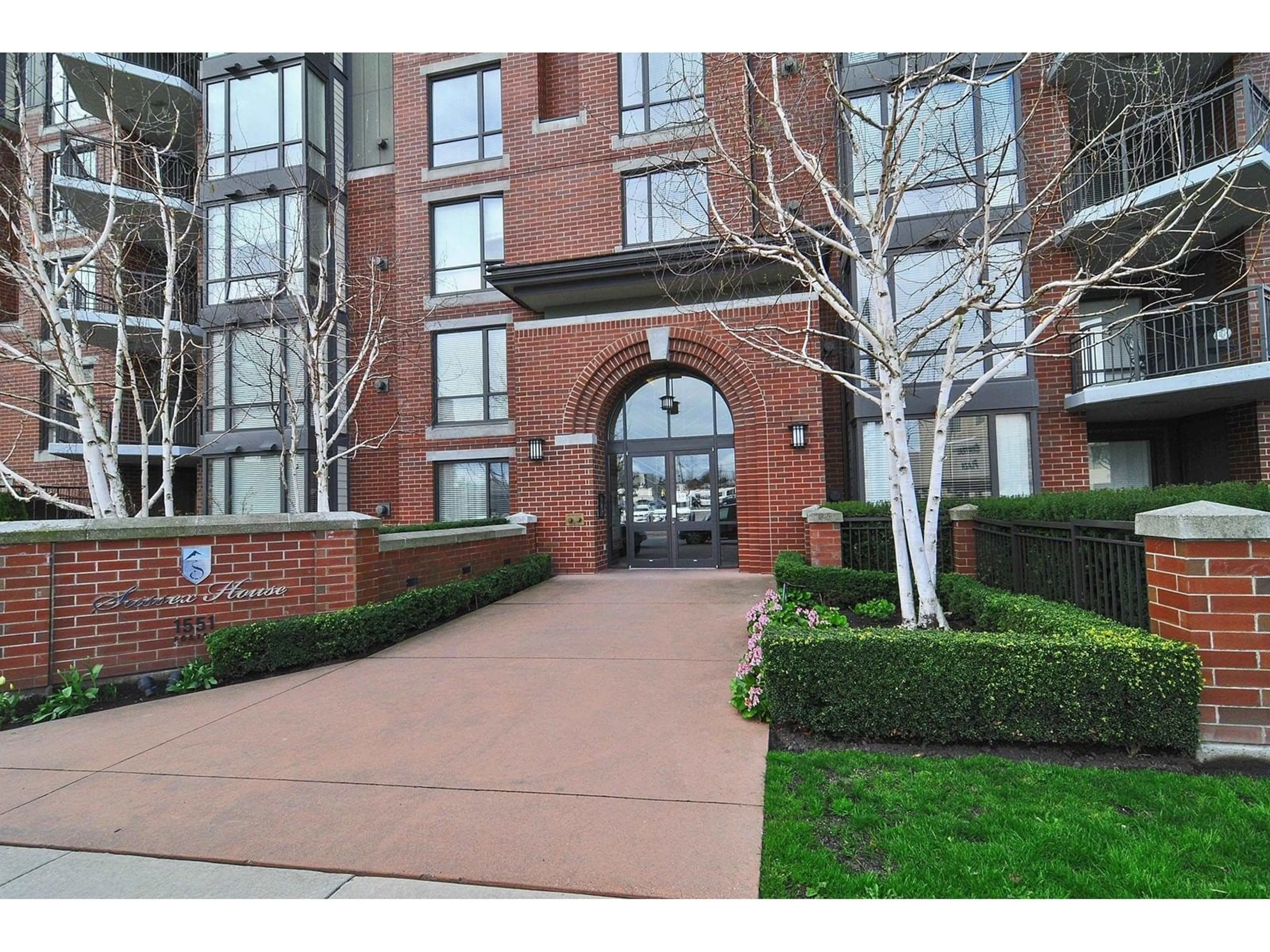 Indoor foyer for 208 - 1551 FOSTER, White Rock British Columbia V4B5M1