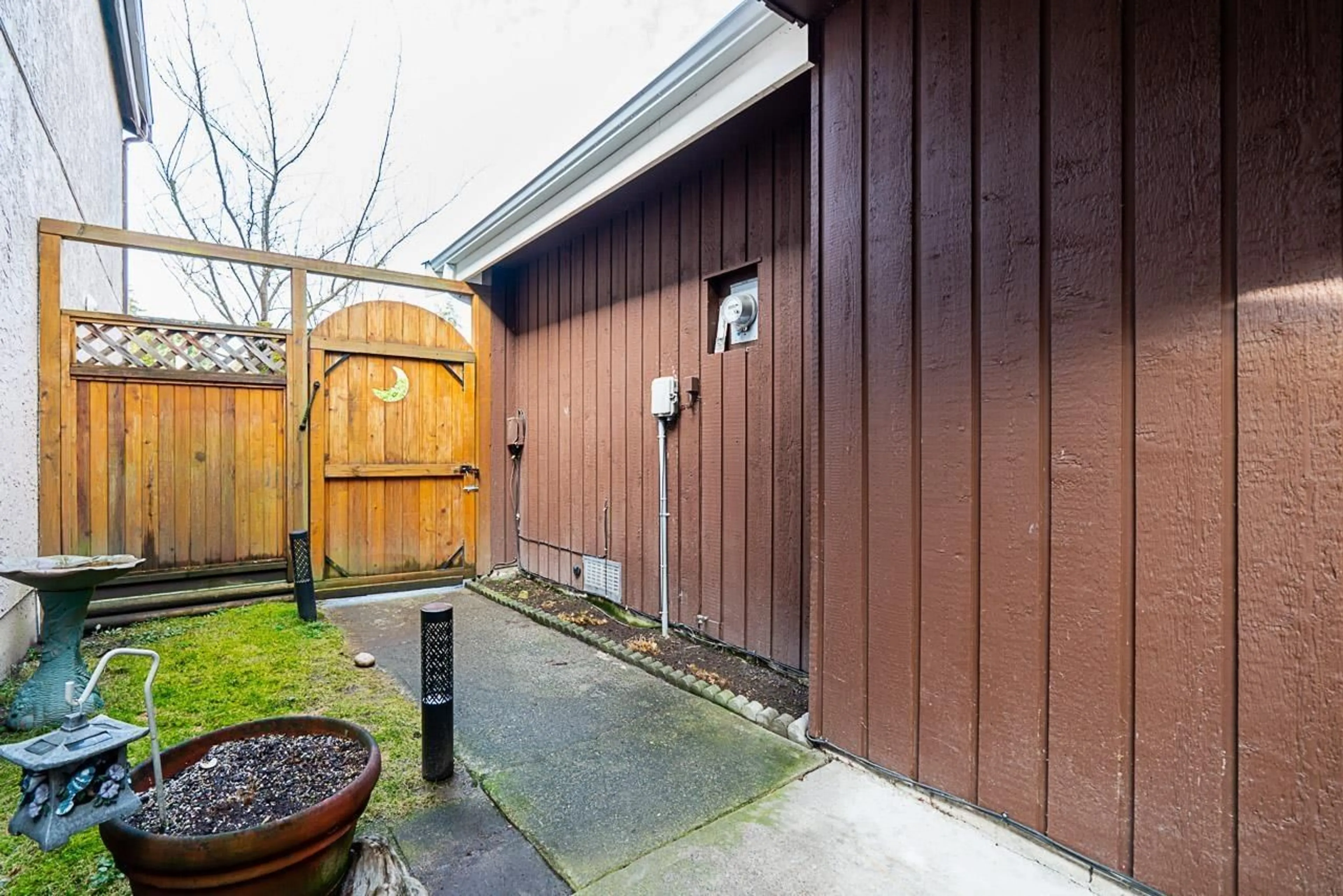 Patio, street for 8038 139B STREET, Surrey British Columbia V3W6R3