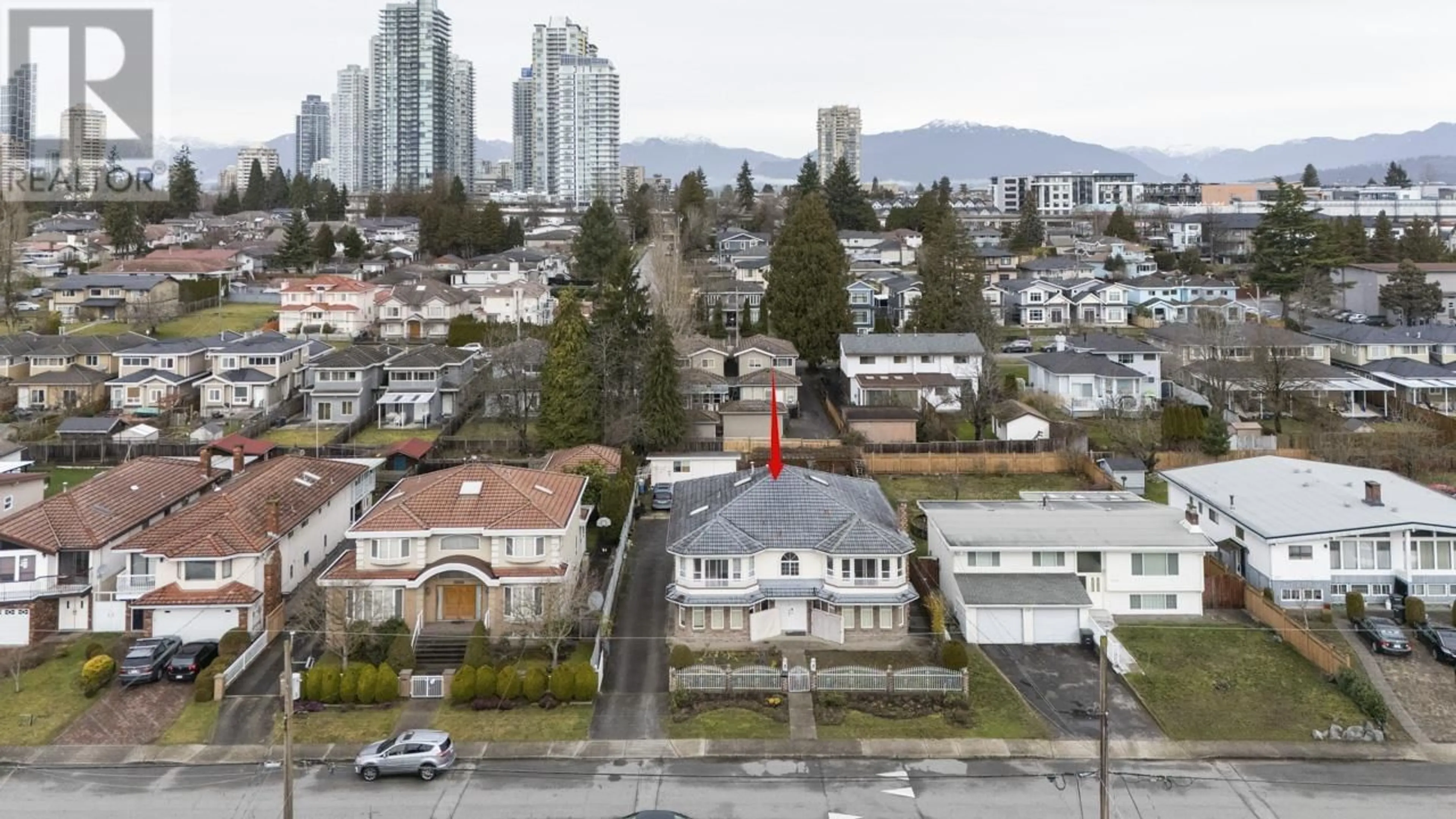 A pic from outside/outdoor area/front of a property/back of a property/a pic from drone, city buildings view from balcony for 5091 SIDLEY STREET, Burnaby British Columbia V5J1T6