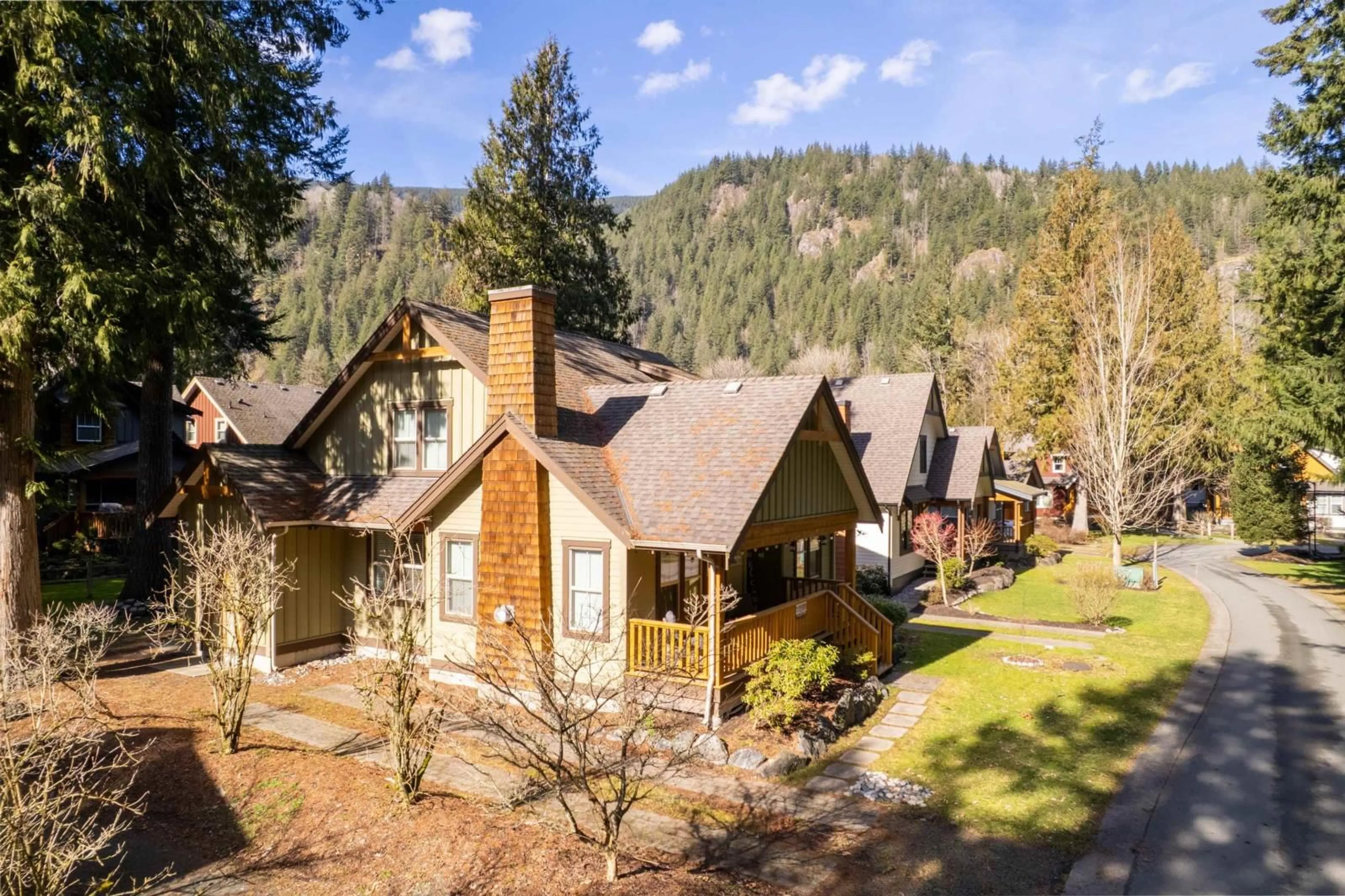 A pic from outside/outdoor area/front of a property/back of a property/a pic from drone, mountain view for 1821 MOSSY GREEN WAY, Lindell Beach British Columbia V2R0E1