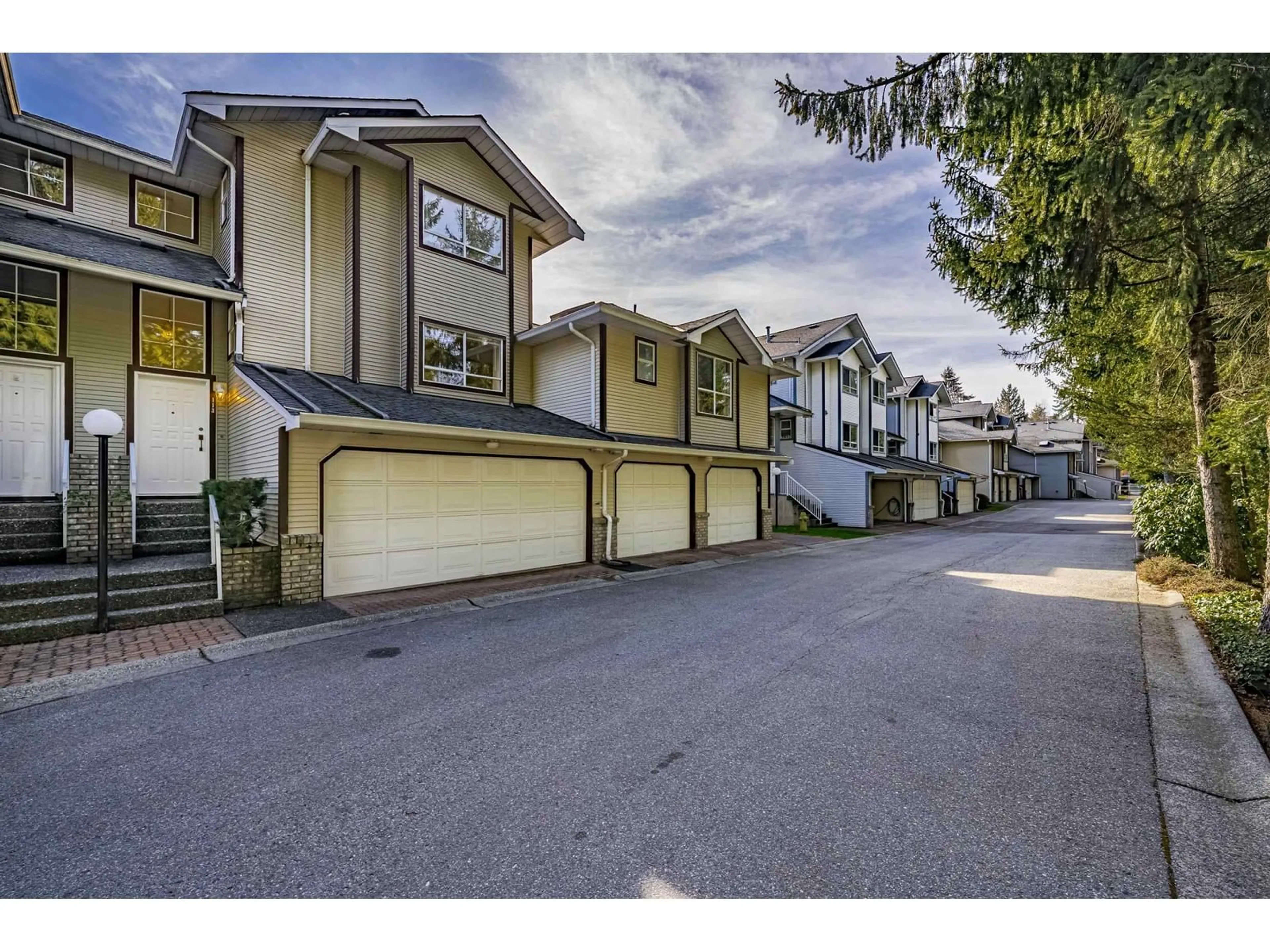 Unknown for 113 10538 153 STREET, Surrey British Columbia V3R0G6