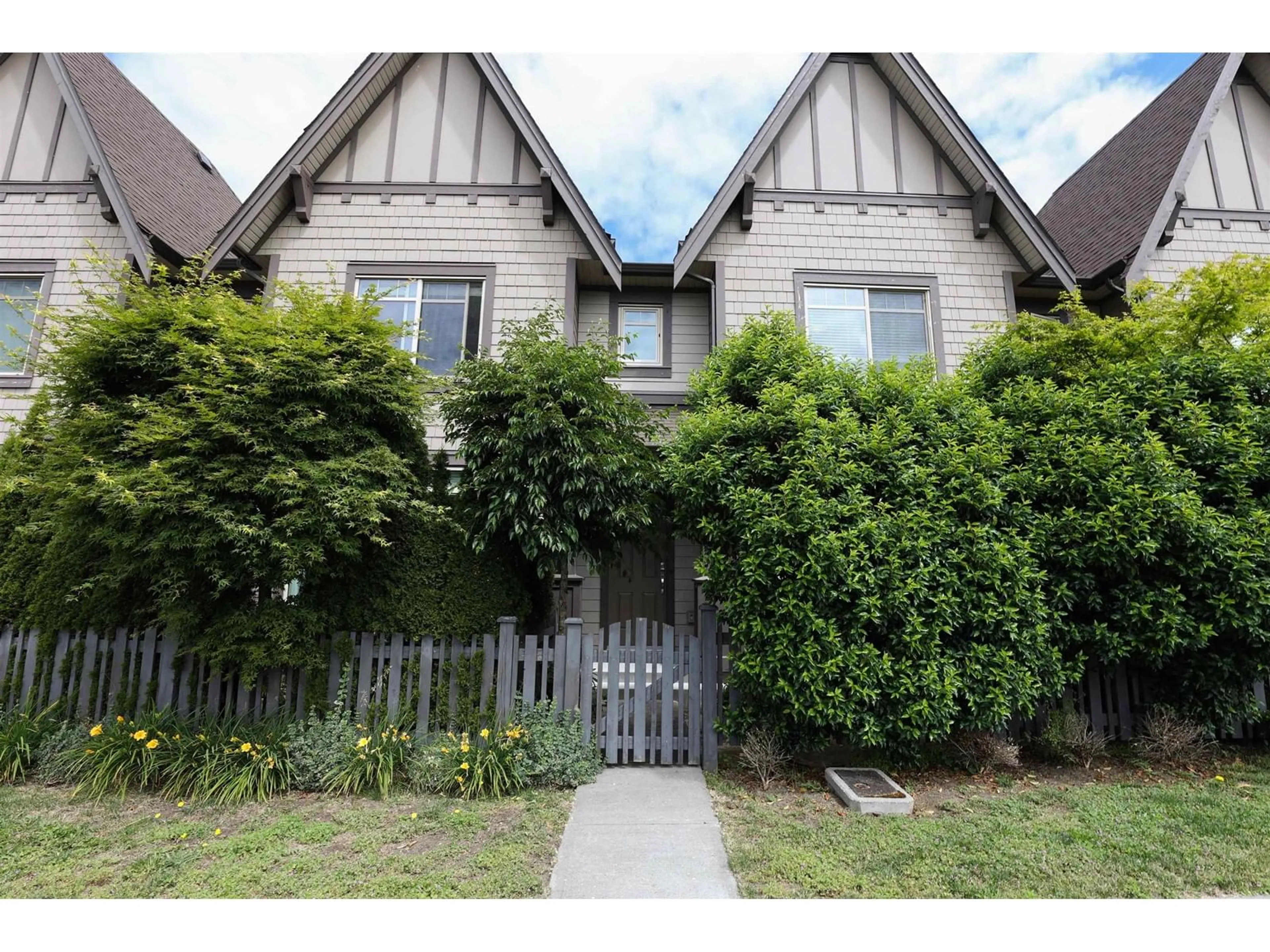 Unknown for 16443 24, Surrey British Columbia V3Z9V8