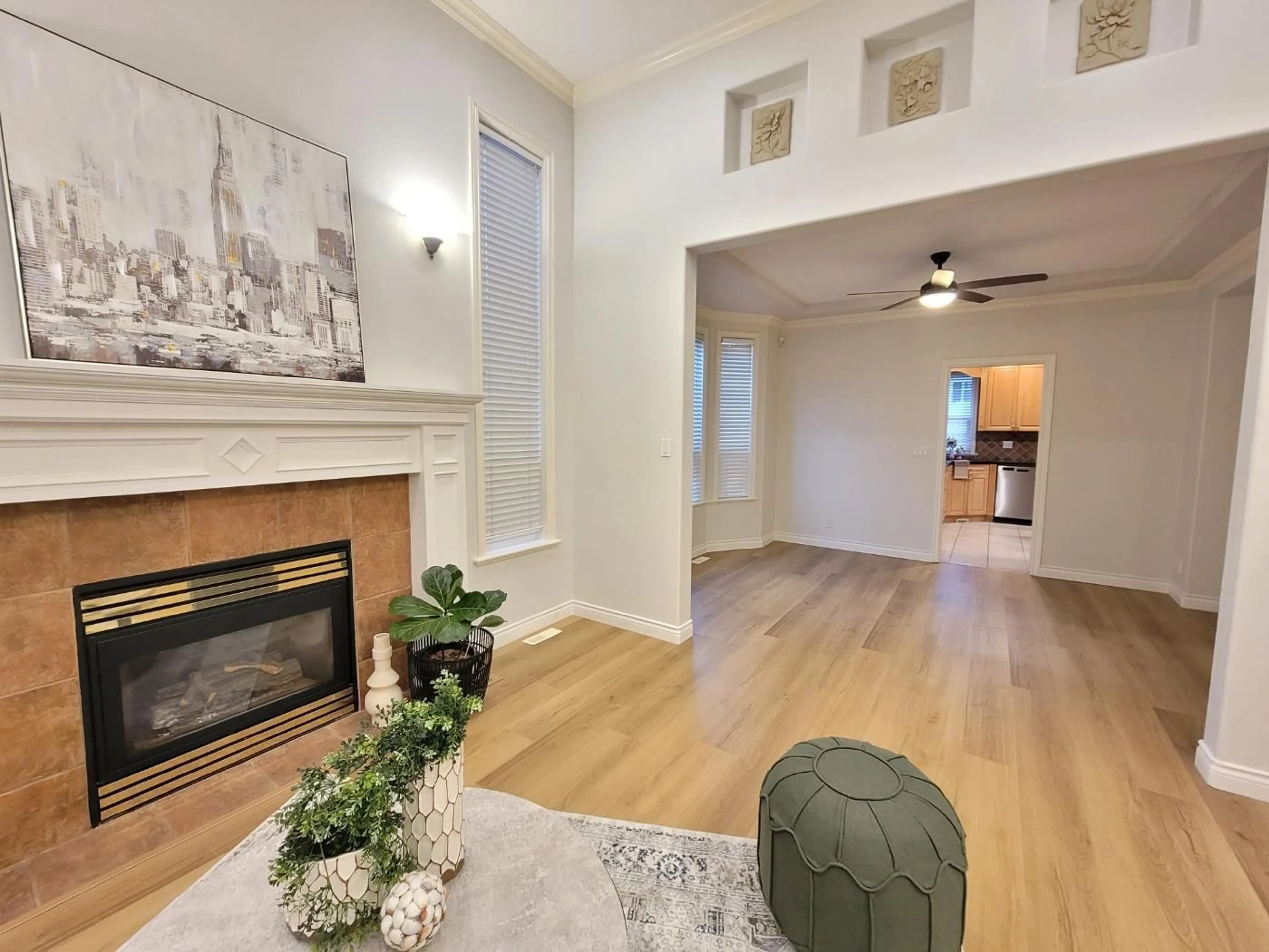 Living room with furniture, unknown for 10861 165, Surrey British Columbia V4N5B6