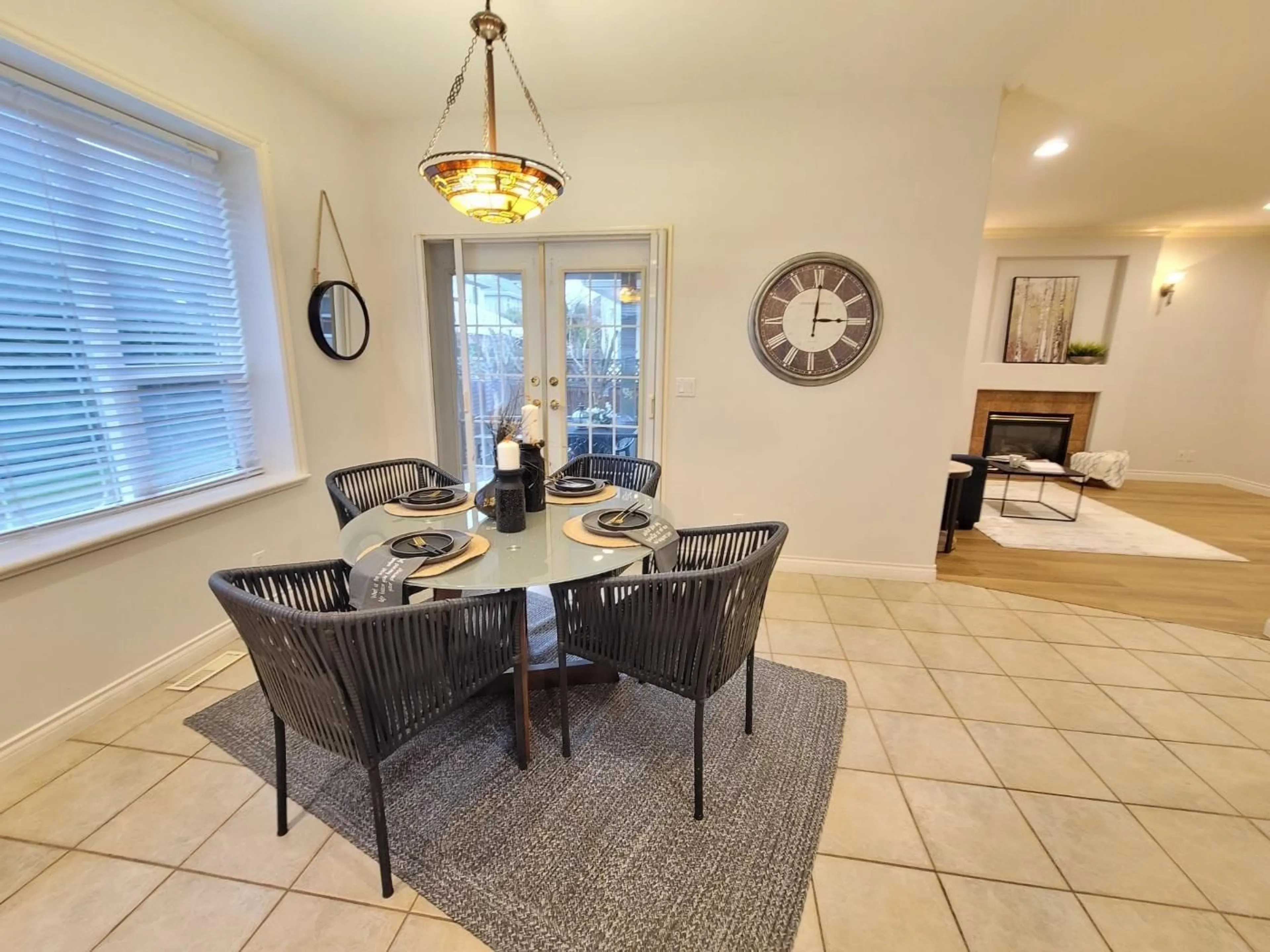 Dining room, ceramic/tile floor for 10861 165, Surrey British Columbia V4N5B6