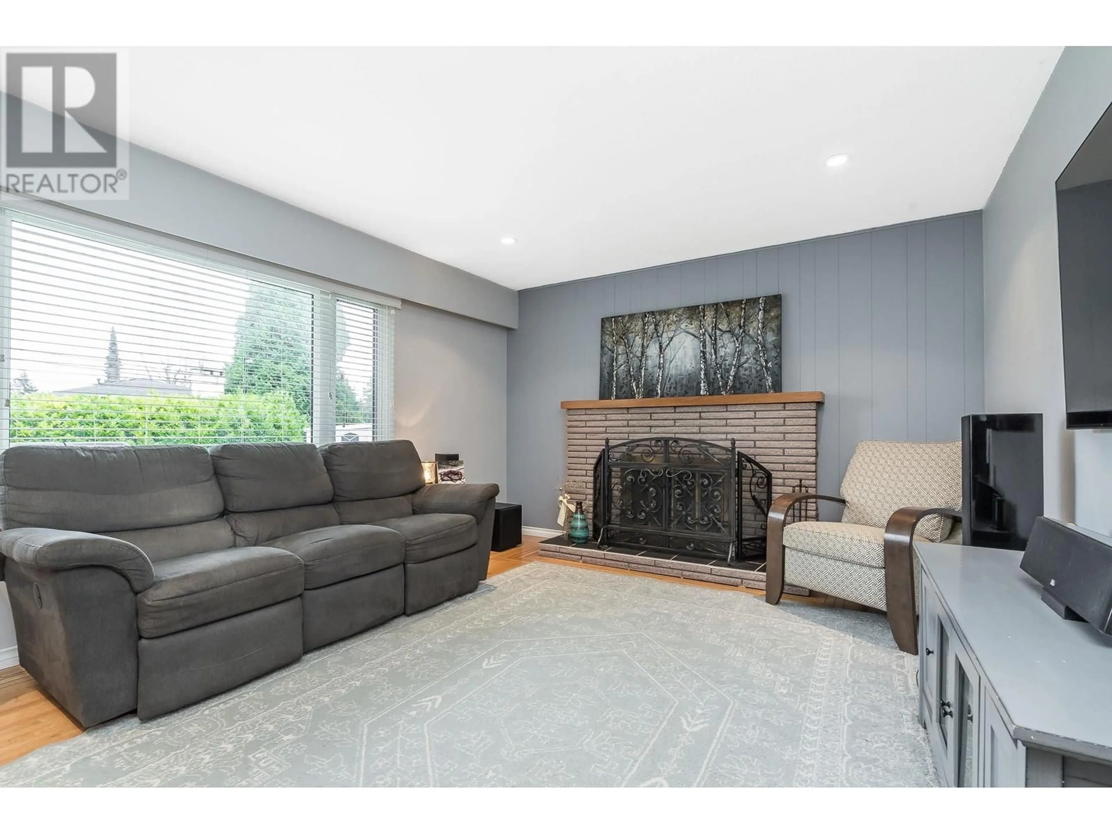 Living room with furniture, unknown for 1179 BAYVIEW DRIVE, Delta British Columbia V4M2R8