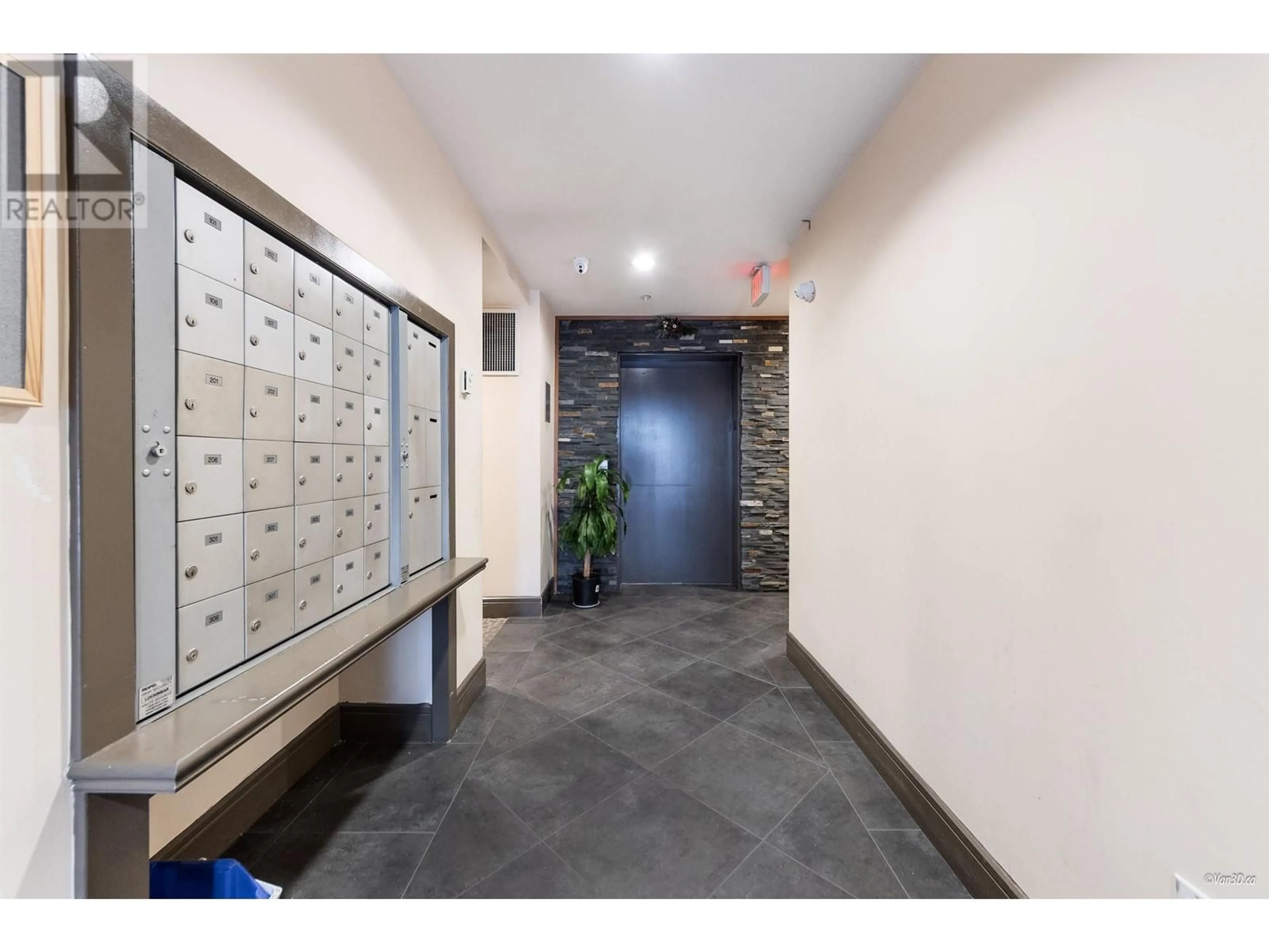 Indoor foyer for 307 - 5000 IMPERIAL STREET, Burnaby British Columbia V5J1C8