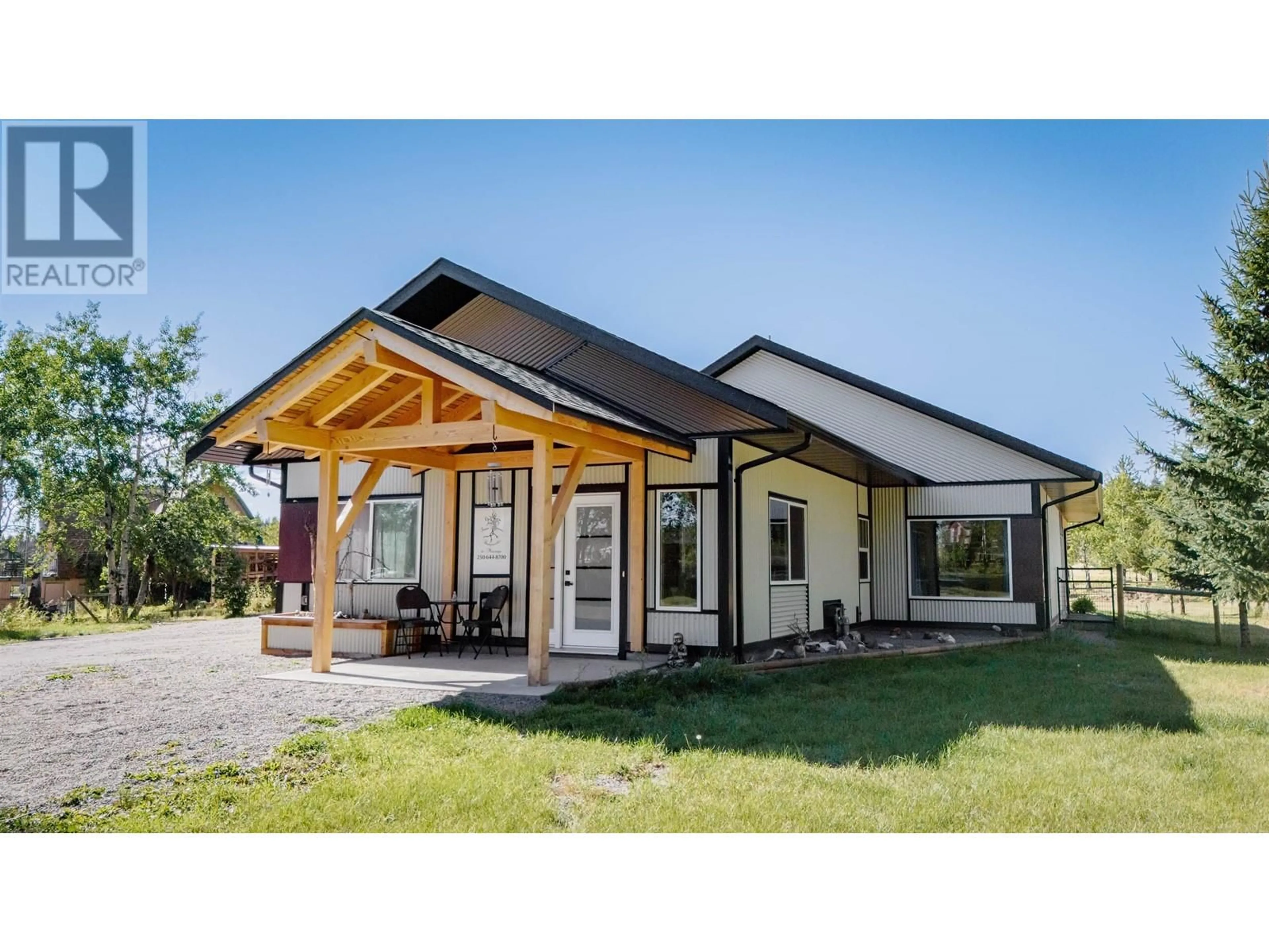 Home with vinyl exterior material, building for 5070 KINNCUM PLACE, 108 Mile Ranch British Columbia V0K2Z0