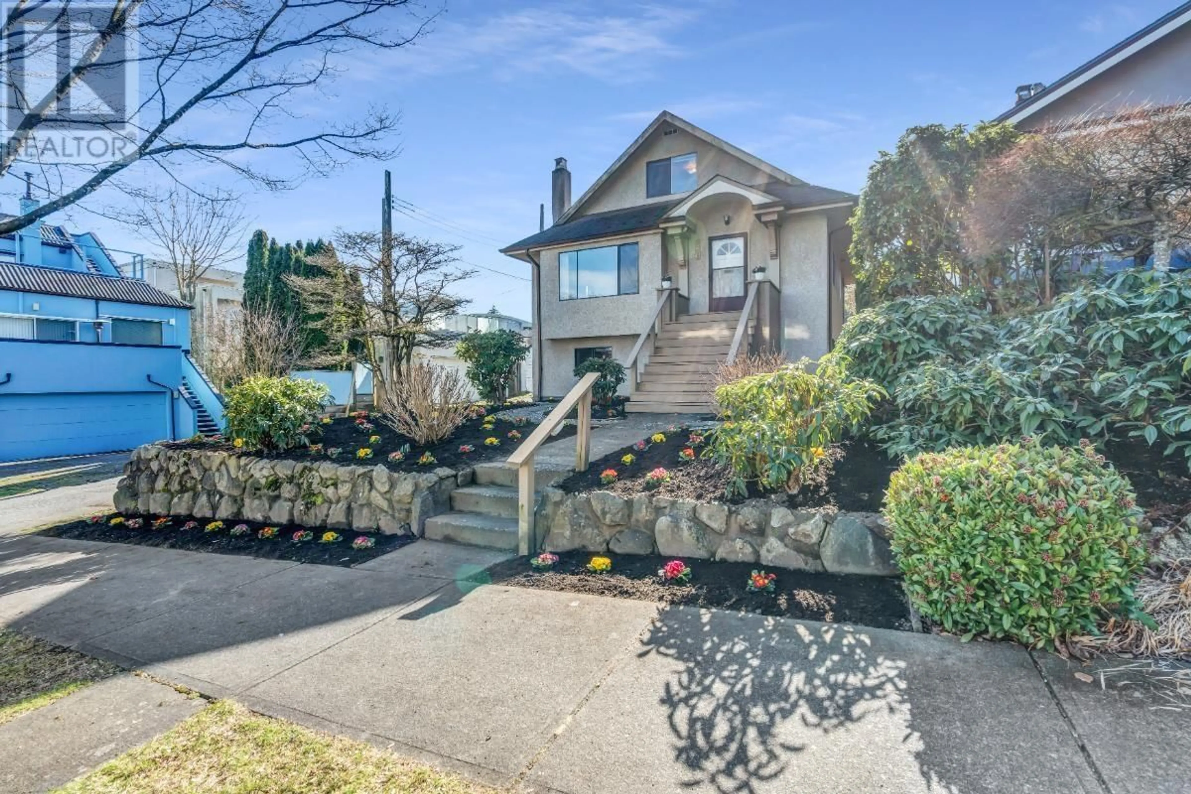 A pic from outside/outdoor area/front of a property/back of a property/a pic from drone, street for 3716 W 14TH AVENUE, Vancouver British Columbia V6R2W7