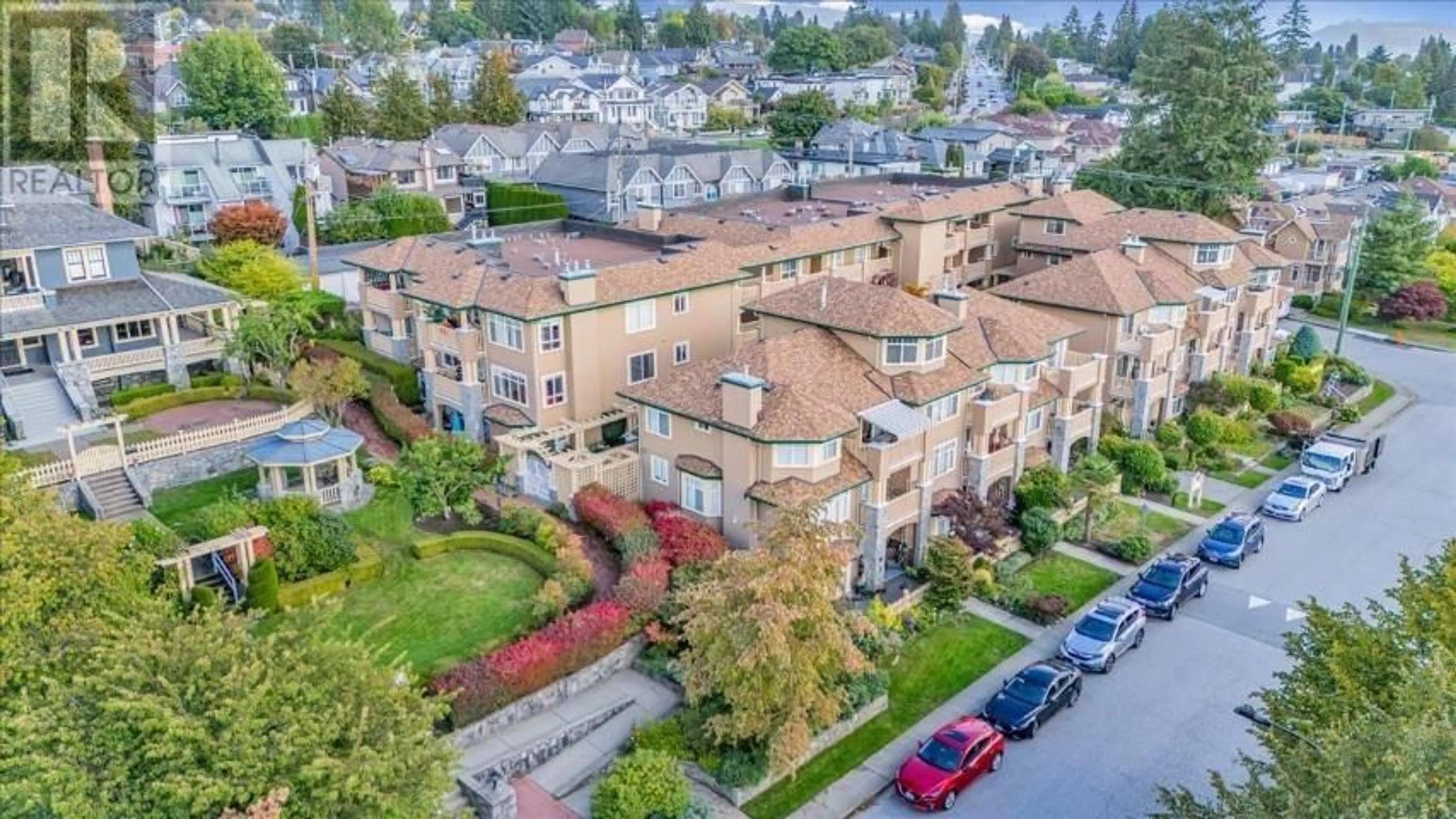 A pic from outside/outdoor area/front of a property/back of a property/a pic from drone, city buildings view from balcony for 314 - 288 6TH STREET, North Vancouver British Columbia V7L1P5